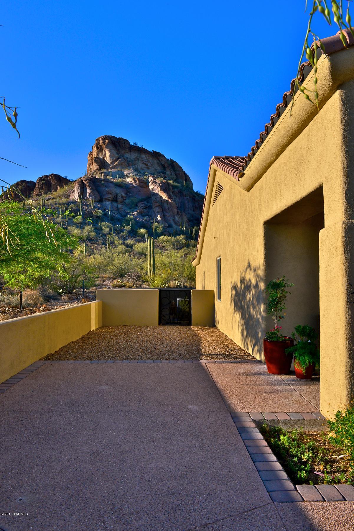 4080 W Bent Saguaro Court