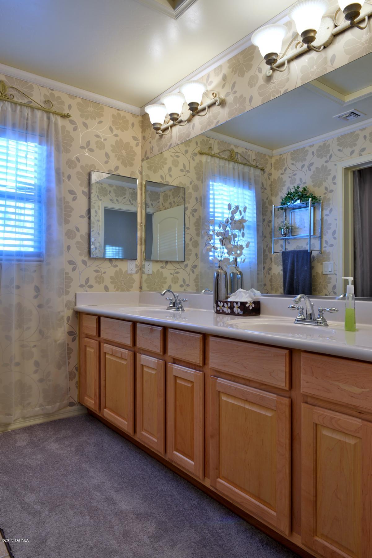 4080 W Bent Saguaro Court