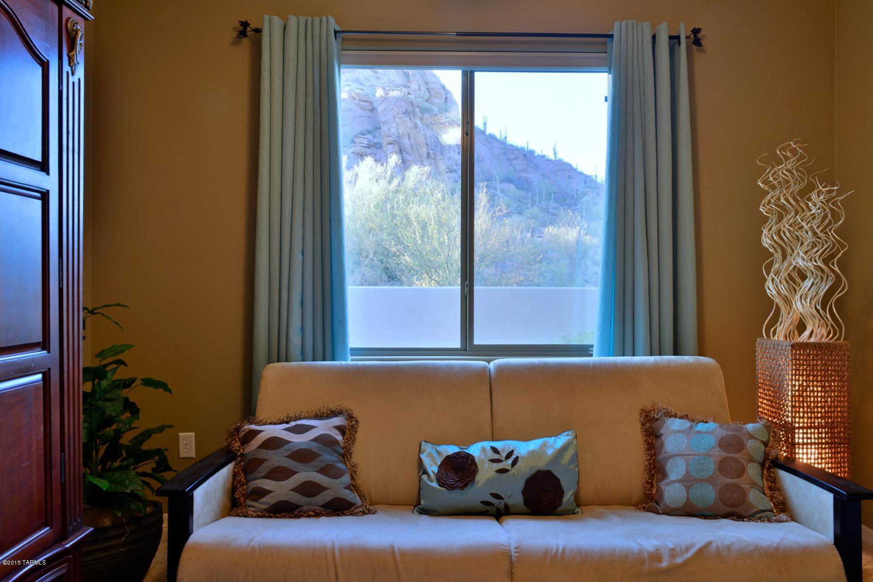 4080 W Bent Saguaro Court