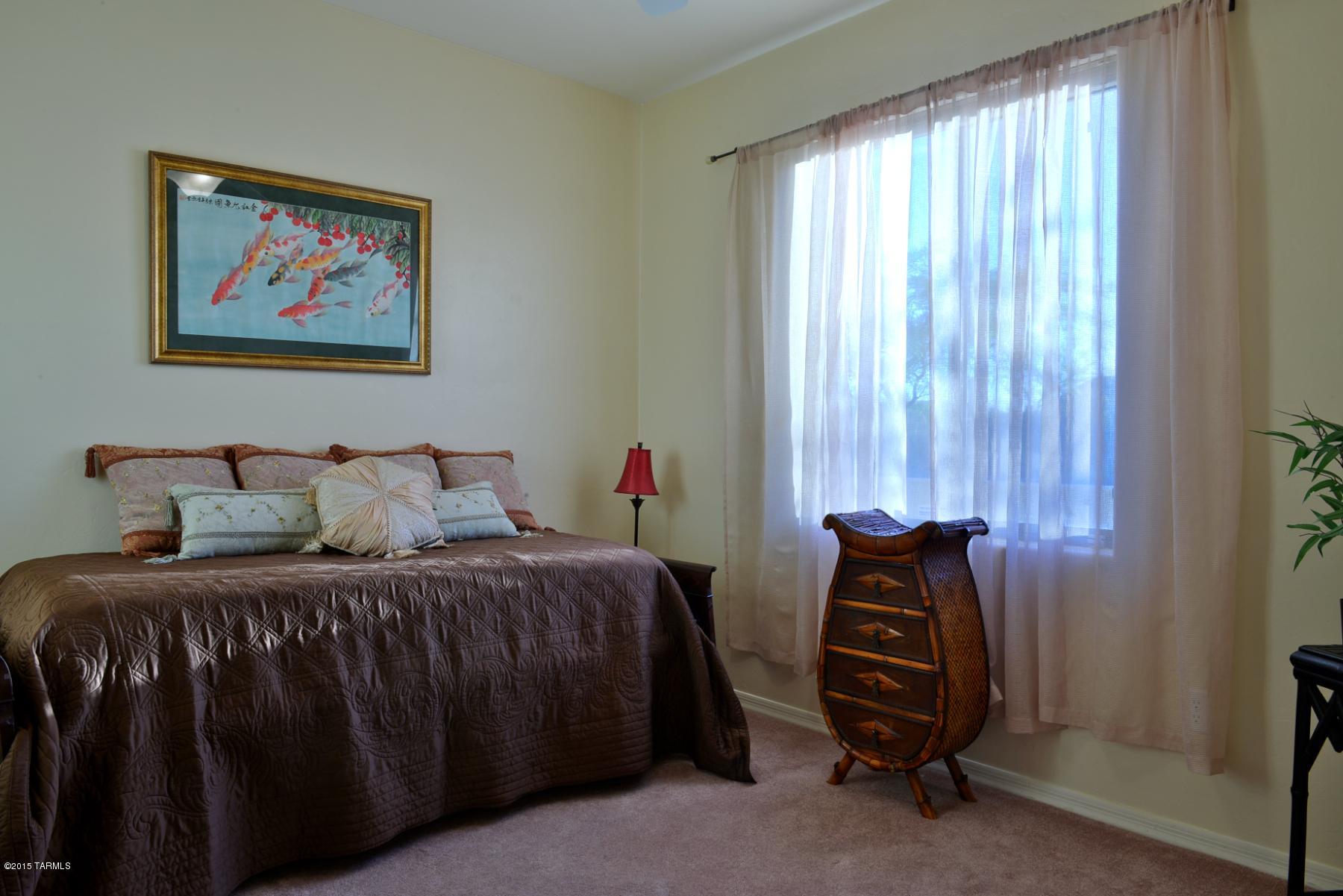 4080 W Bent Saguaro Court