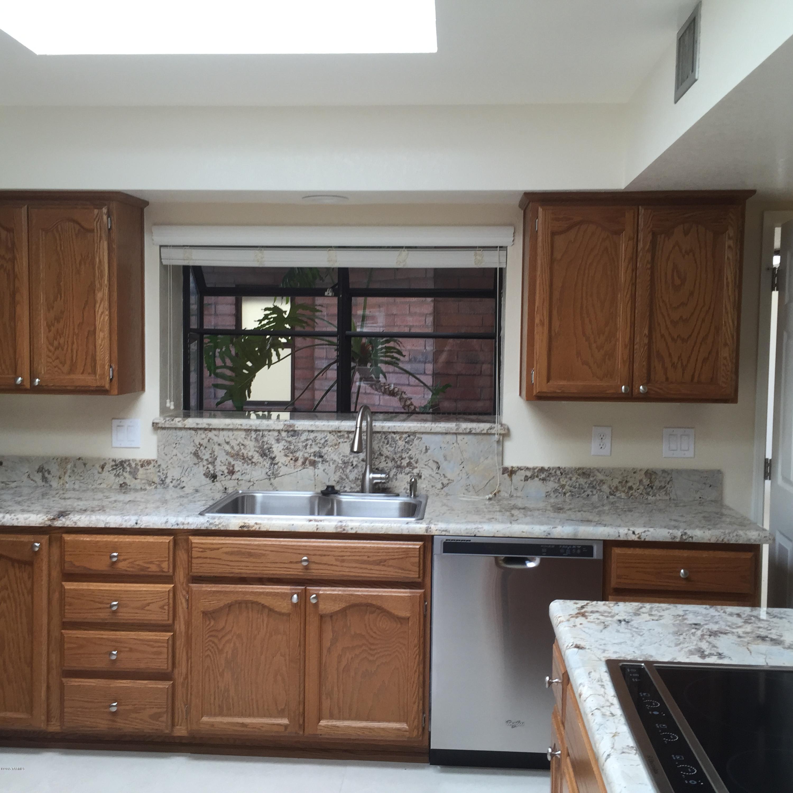 5540 N Via Velazquez