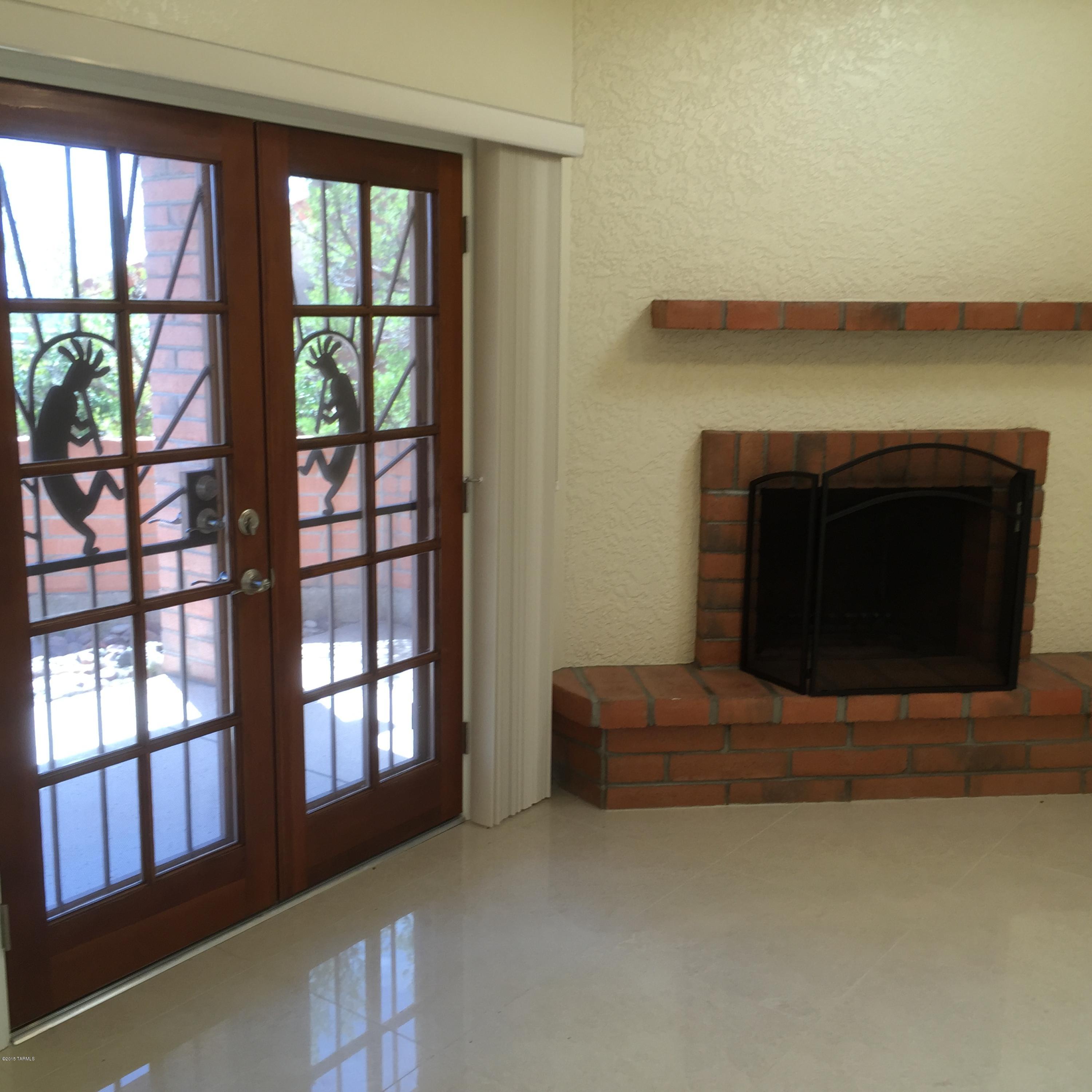 5540 N Via Velazquez