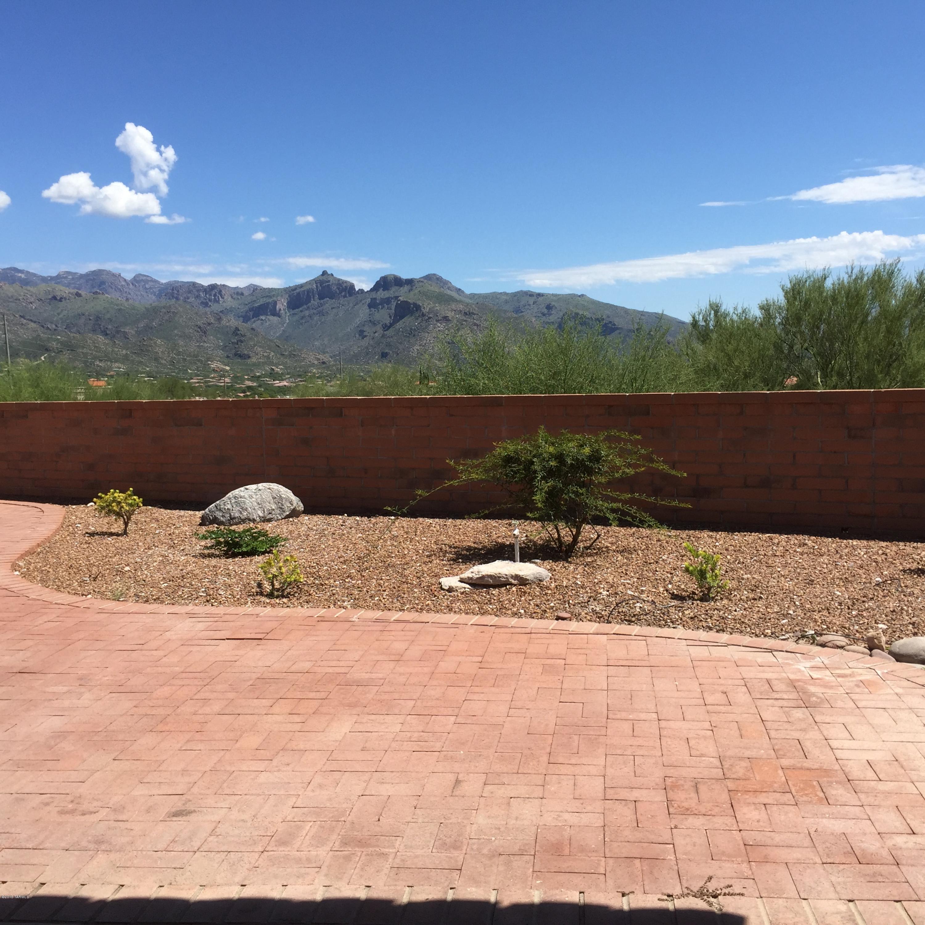 5540 N Via Velazquez