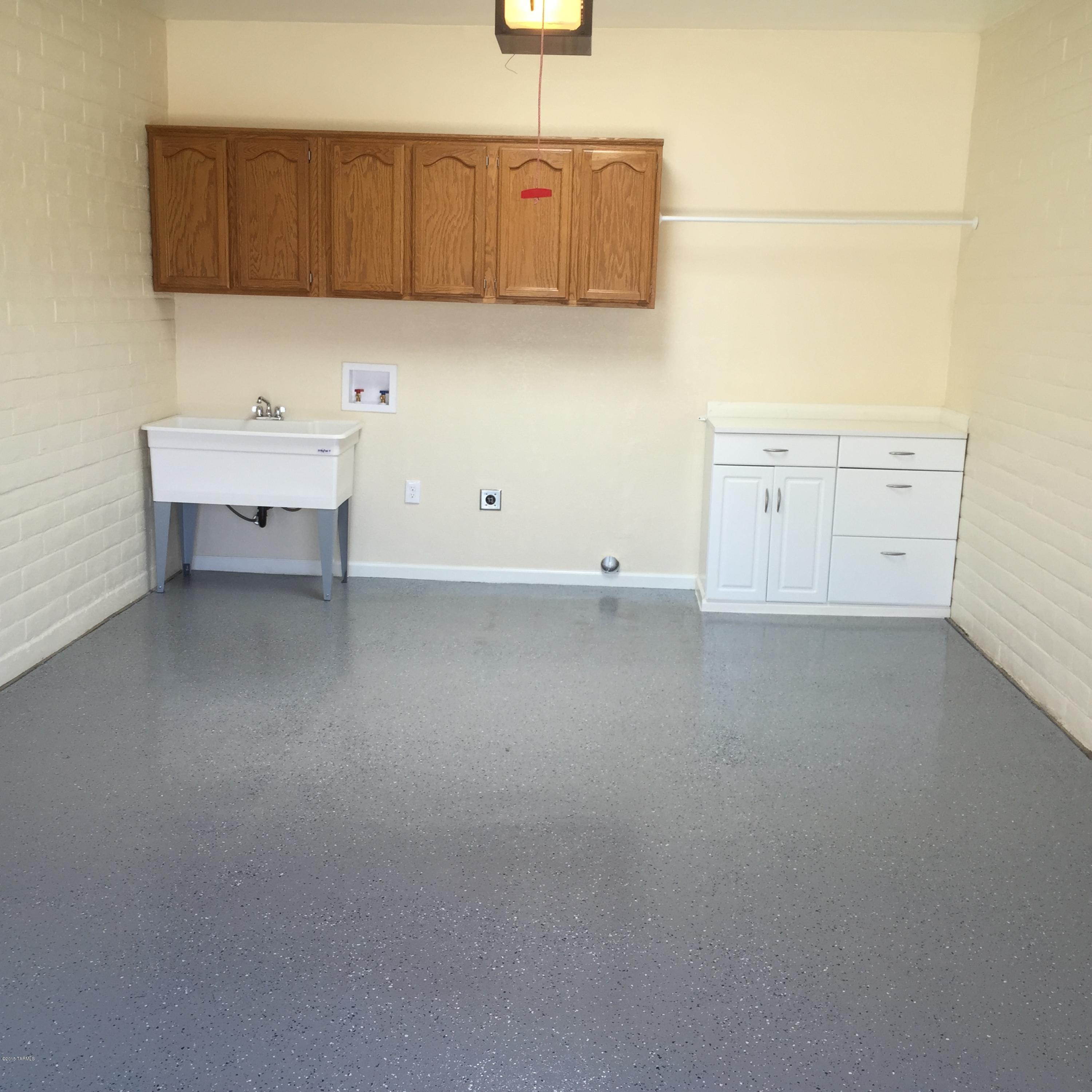 5540 N Via Velazquez