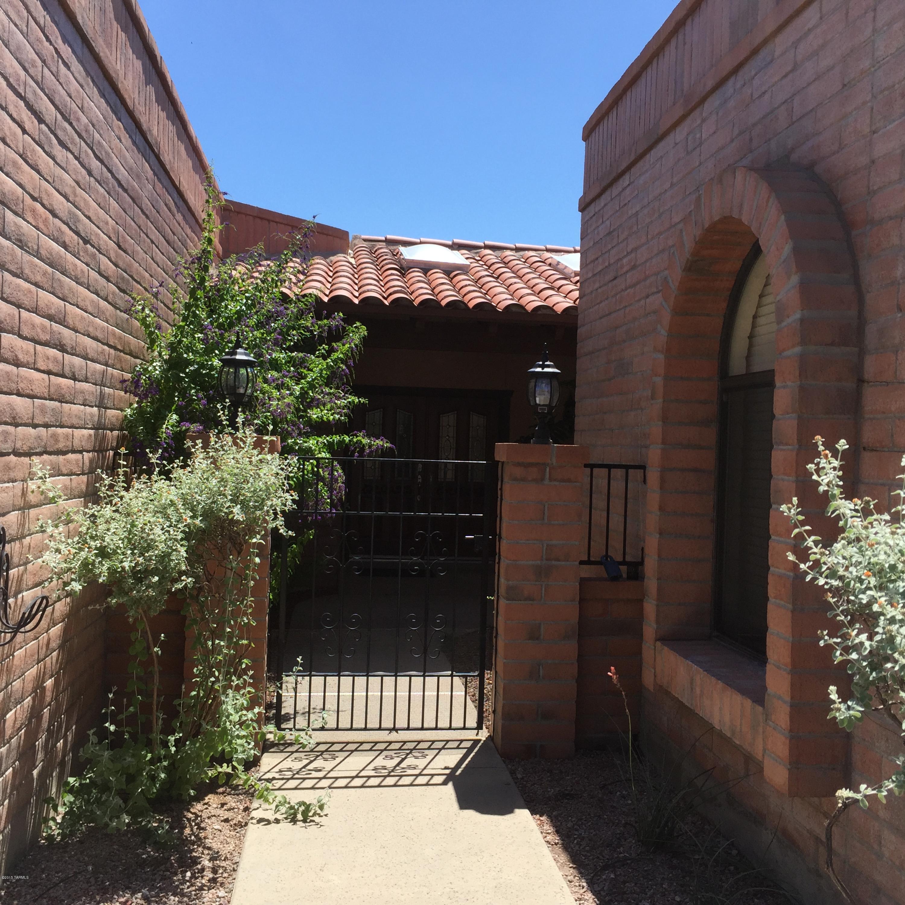 5540 N Via Velazquez