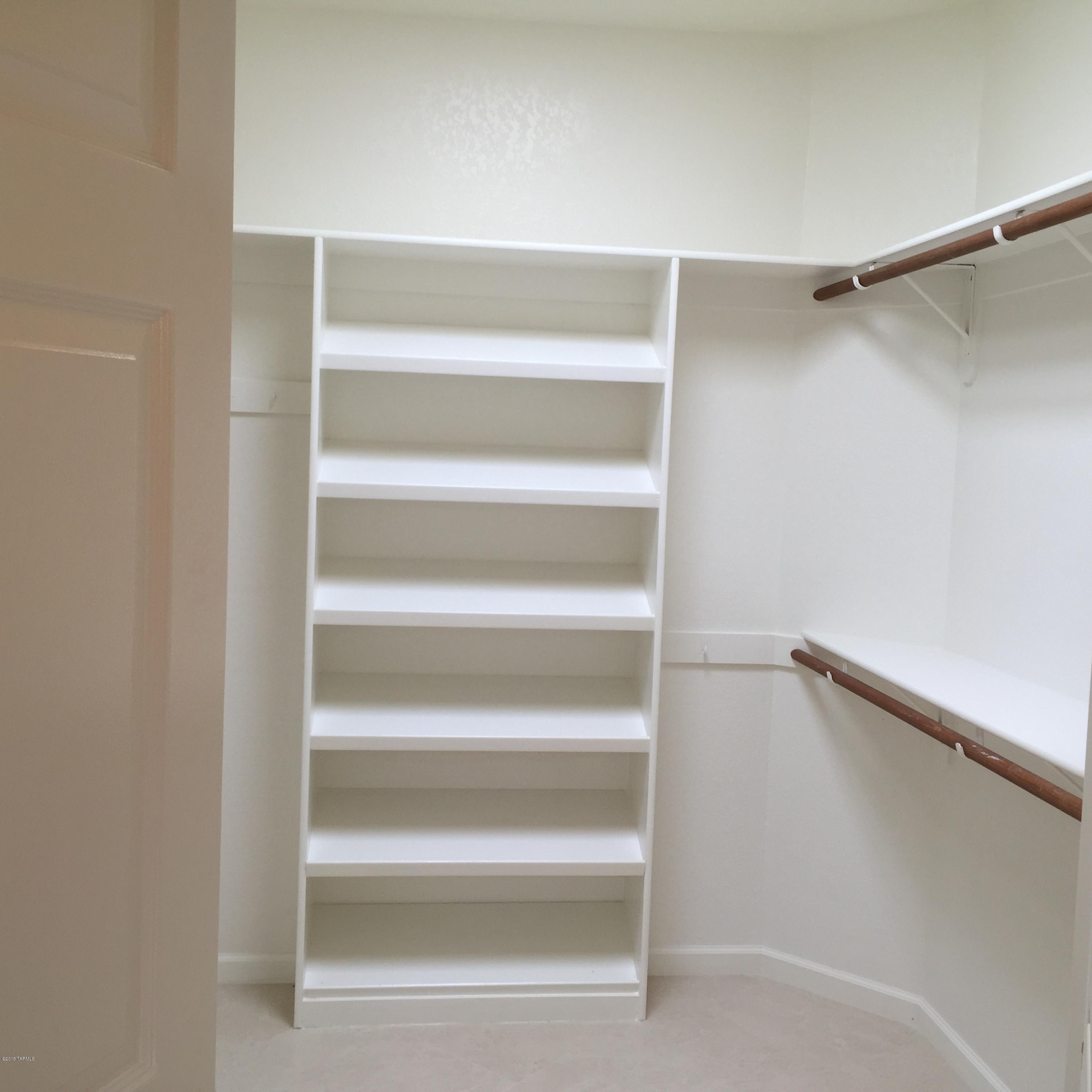 5540 N Via Velazquez