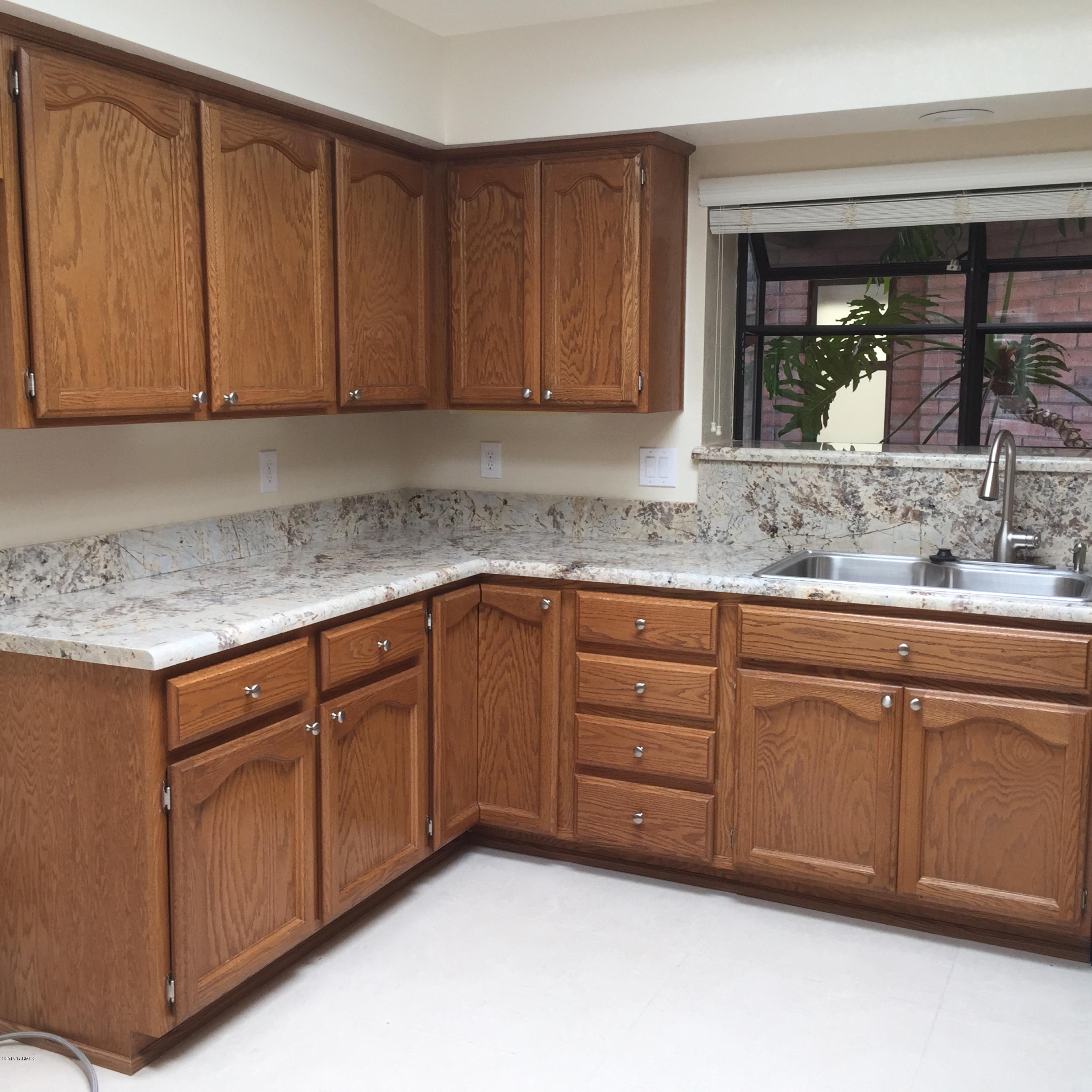 5540 N Via Velazquez