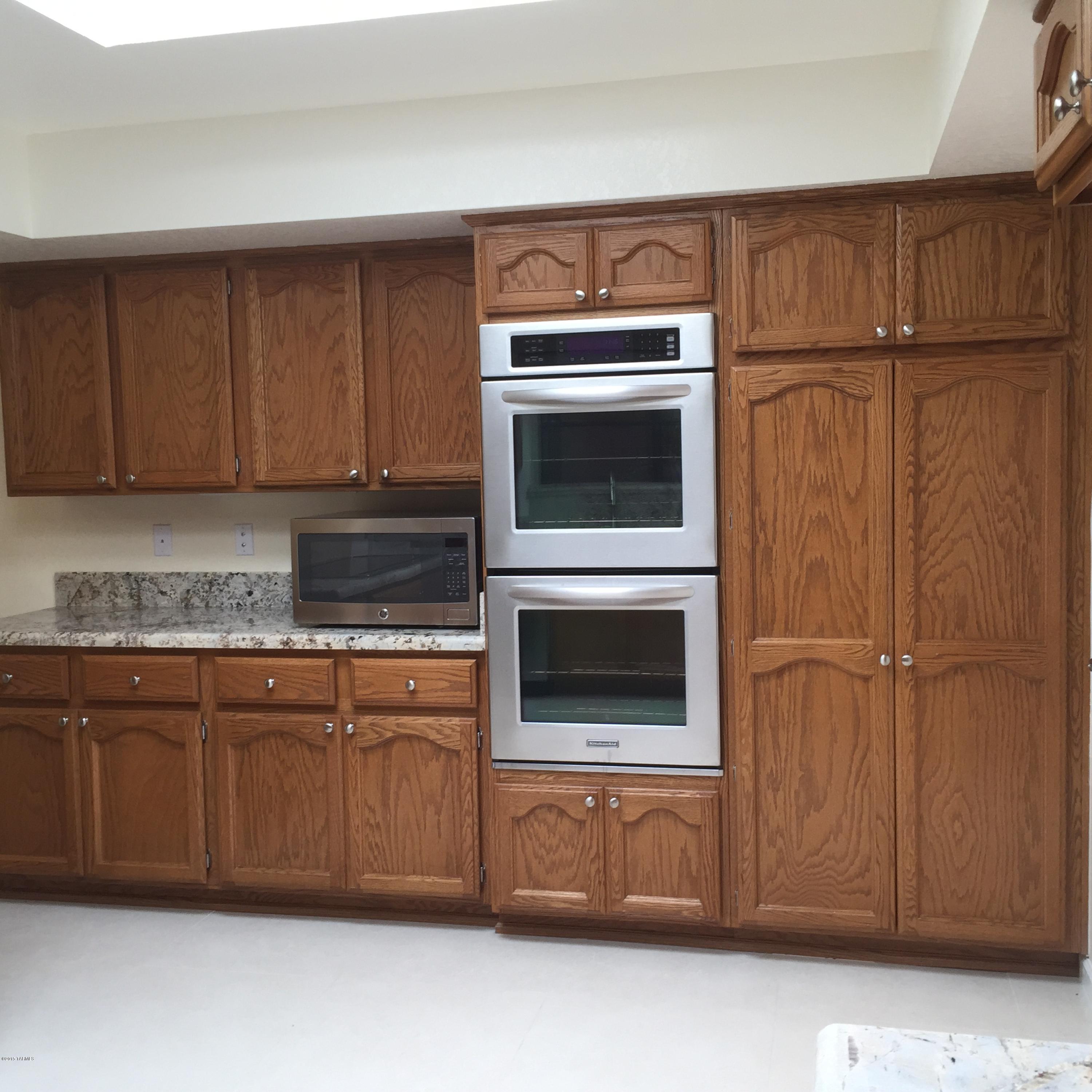 5540 N Via Velazquez