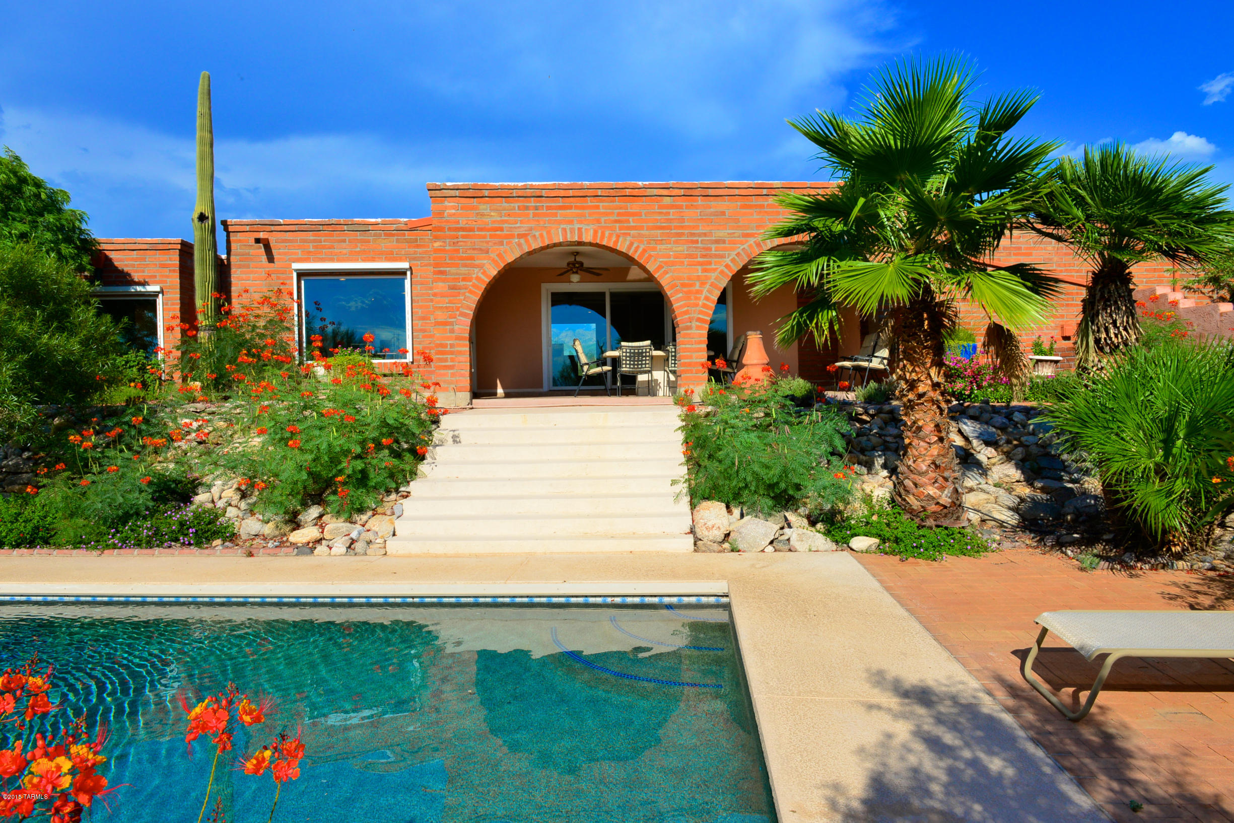 5801 N Placita Joyita