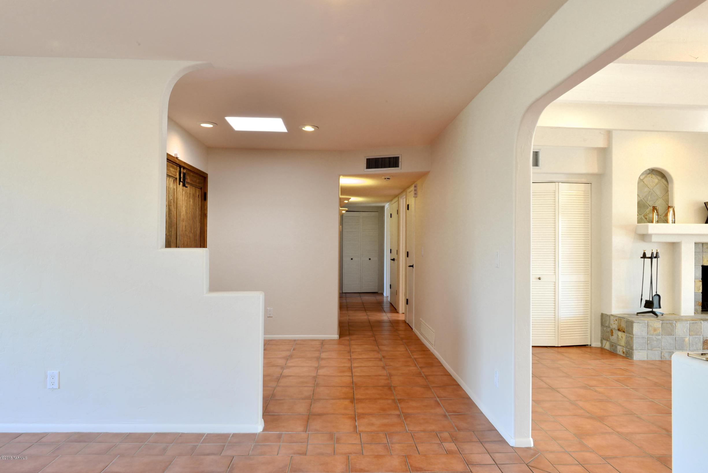 5801 N Placita Joyita