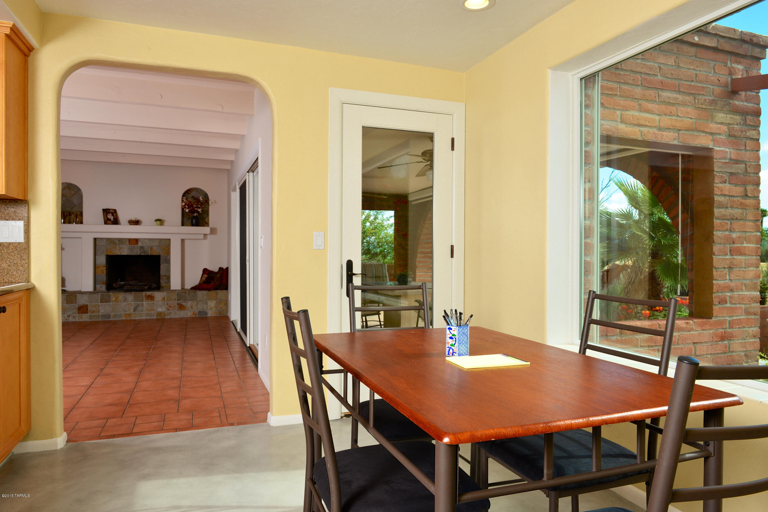 5801 N Placita Joyita