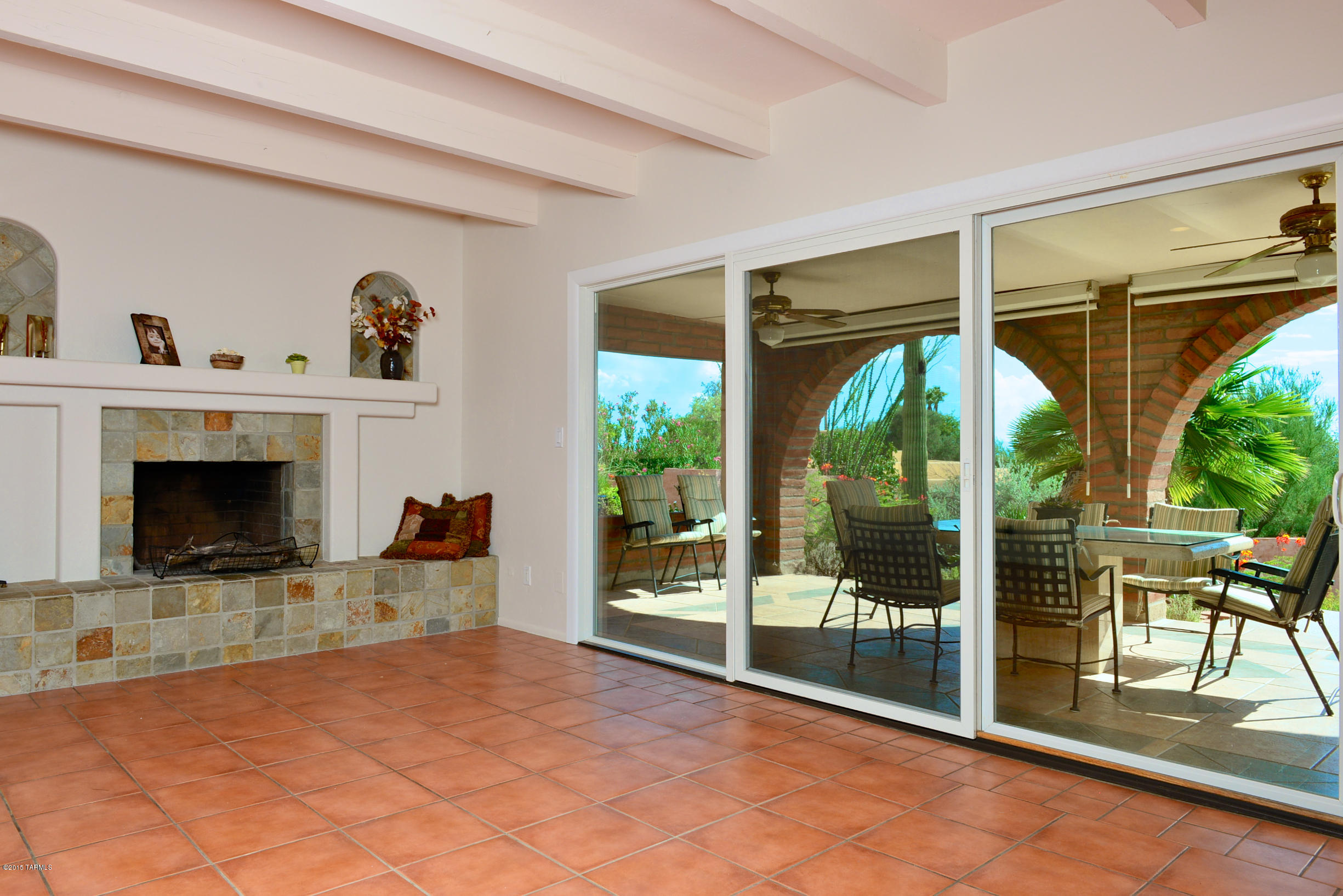 5801 N Placita Joyita