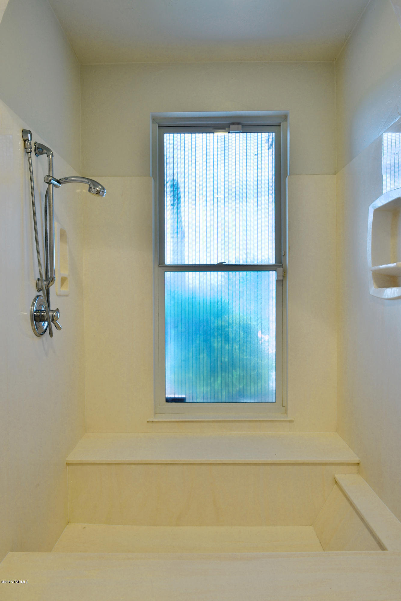 5801 N Placita Joyita