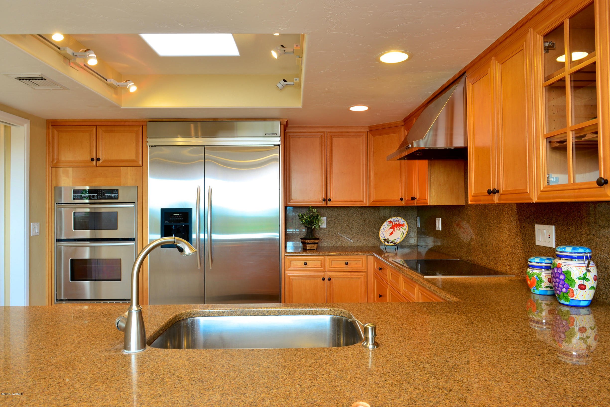 5801 N Placita Joyita