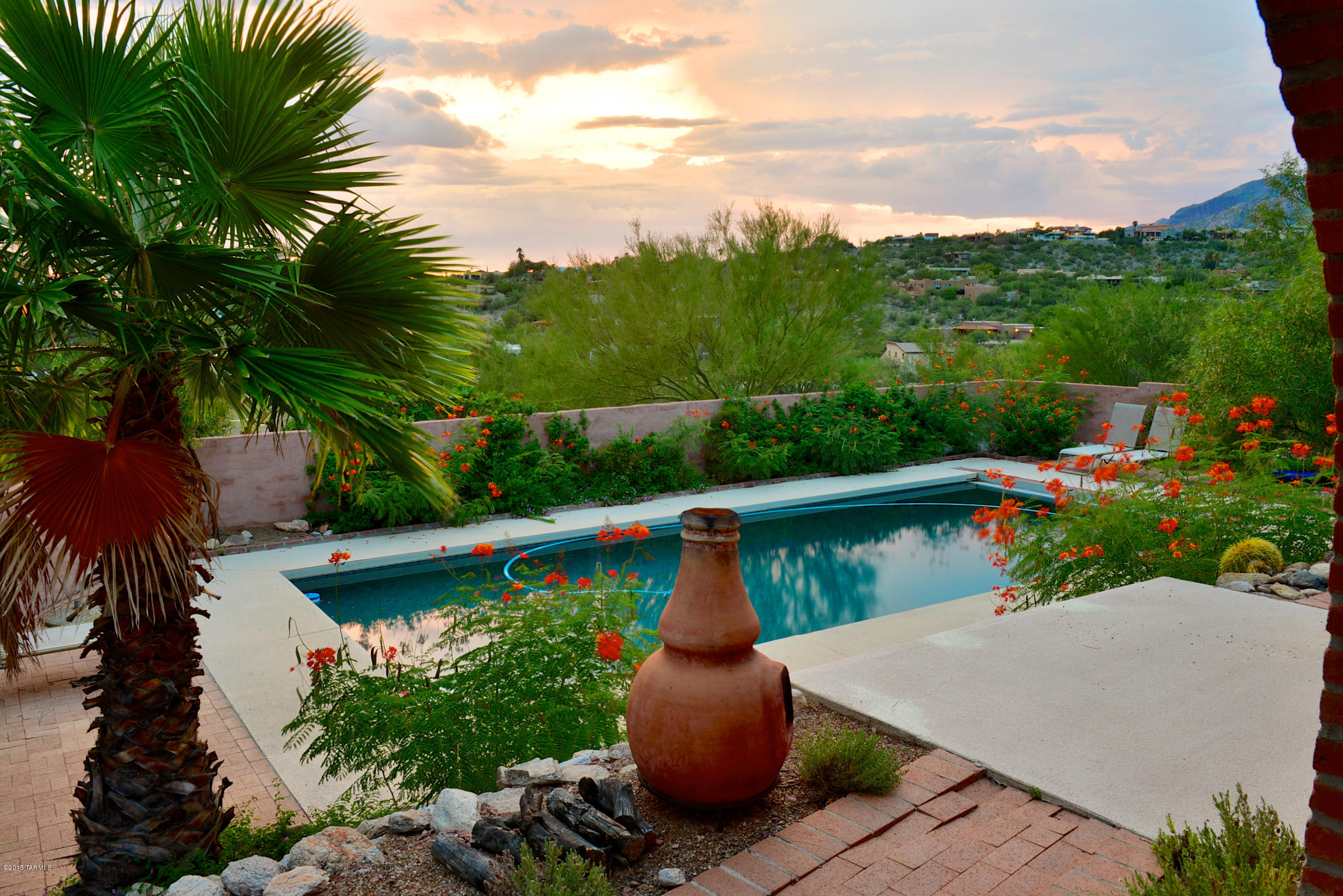 5801 N Placita Joyita