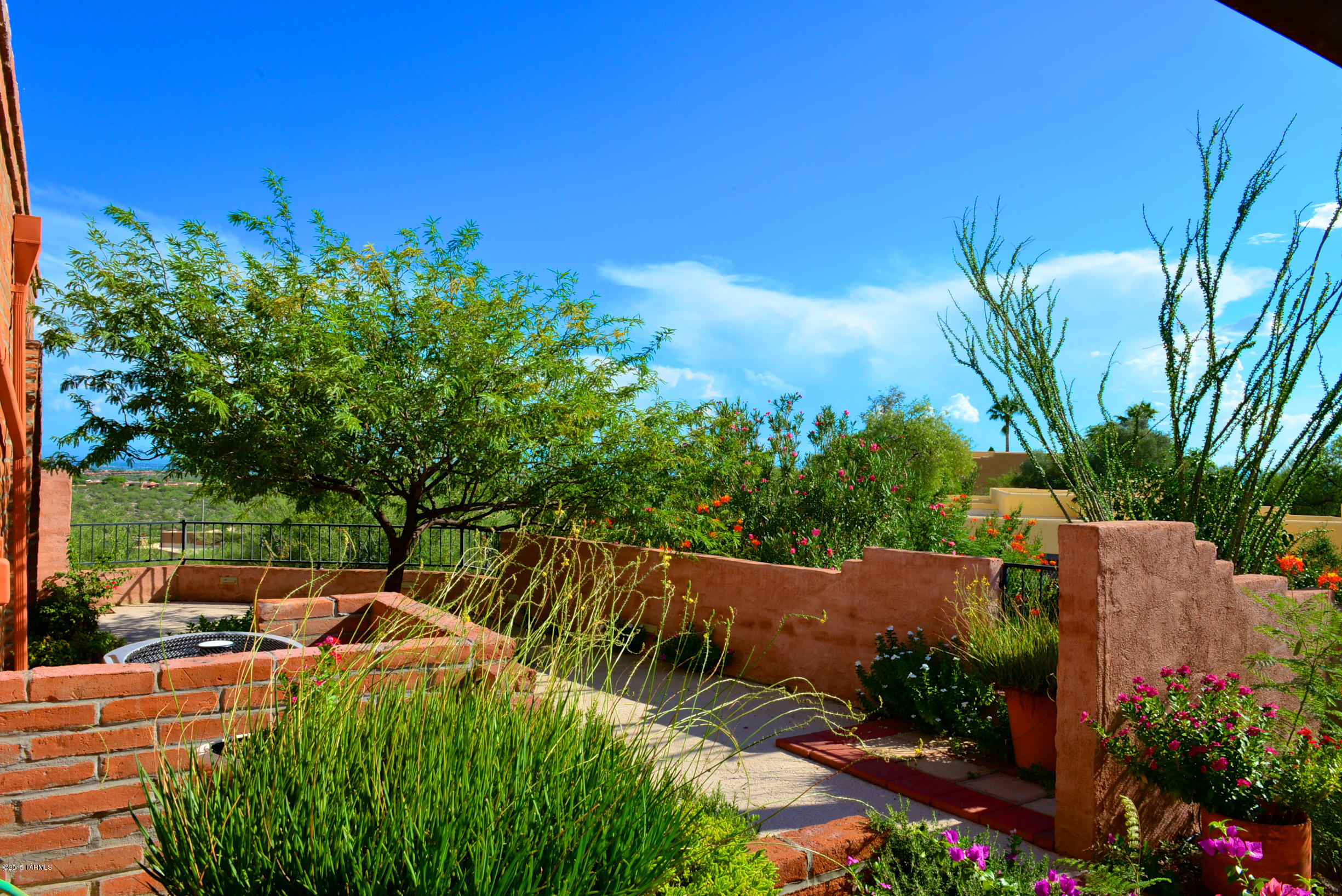 5801 N Placita Joyita