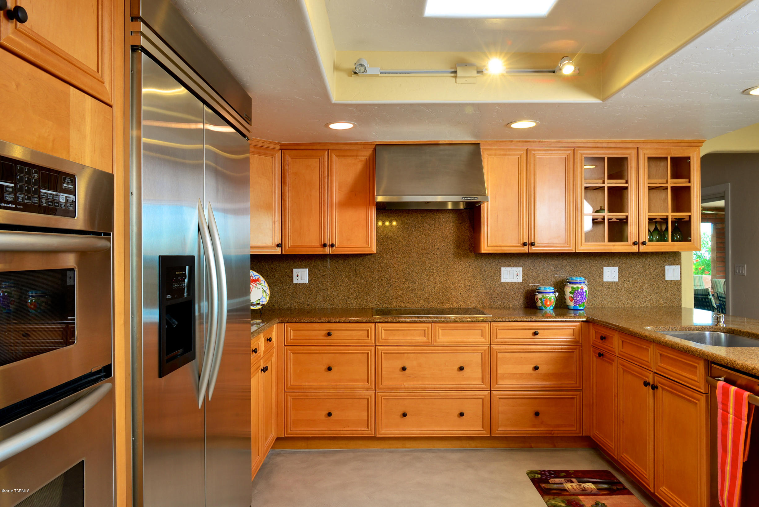 5801 N Placita Joyita