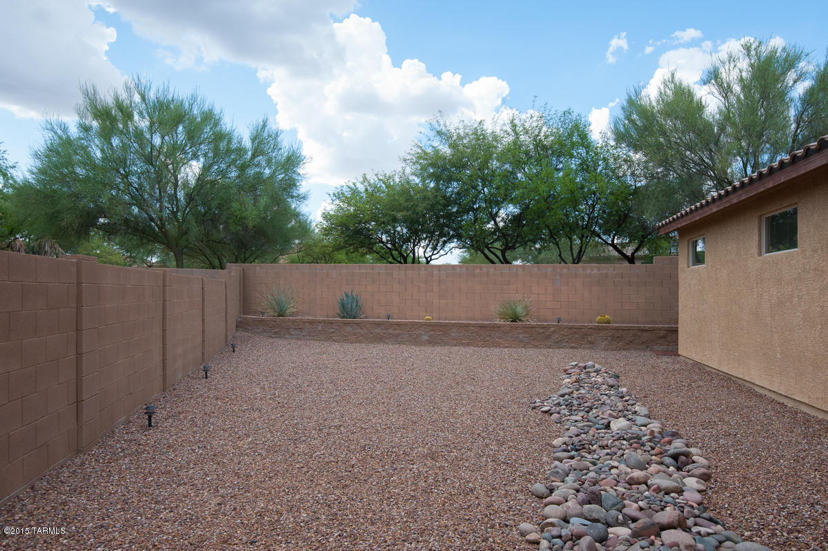 912 W Cork Oak Place