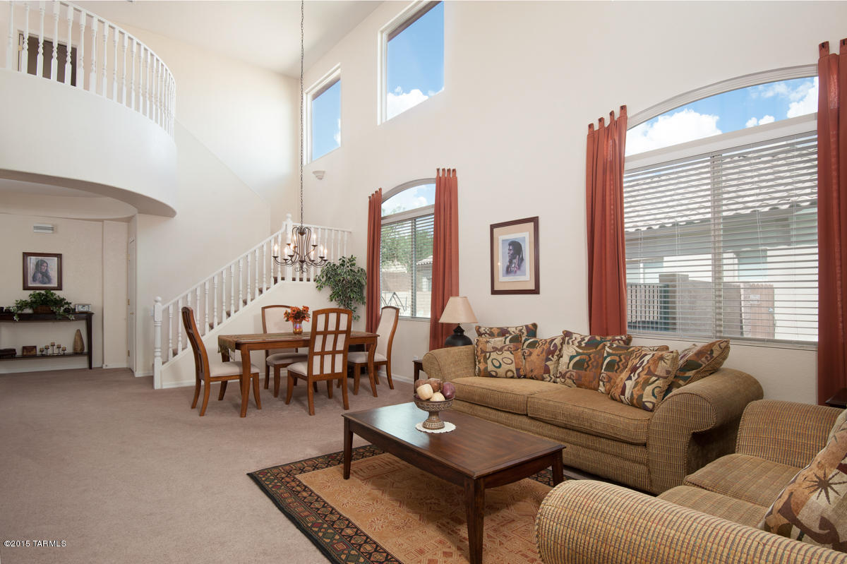 912 W Cork Oak Place