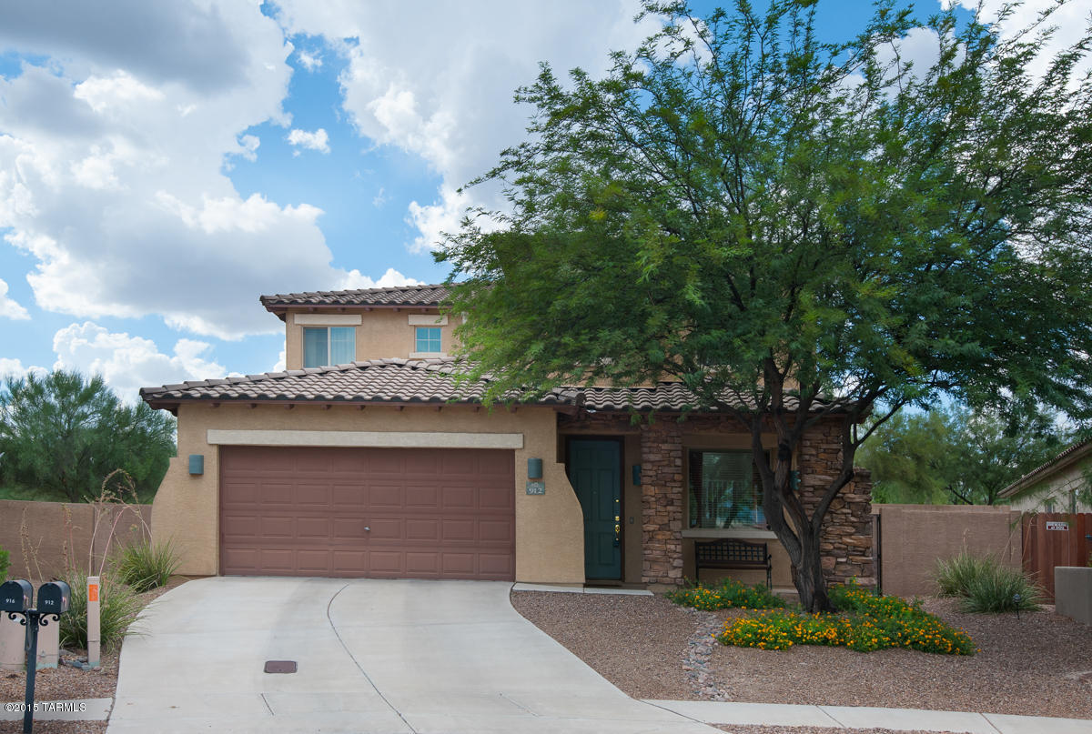 912 W Cork Oak Place