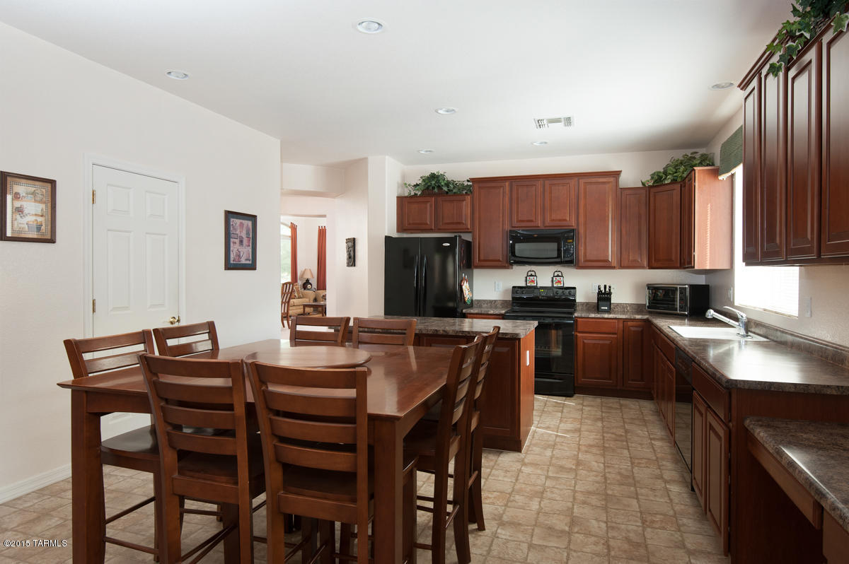 912 W Cork Oak Place