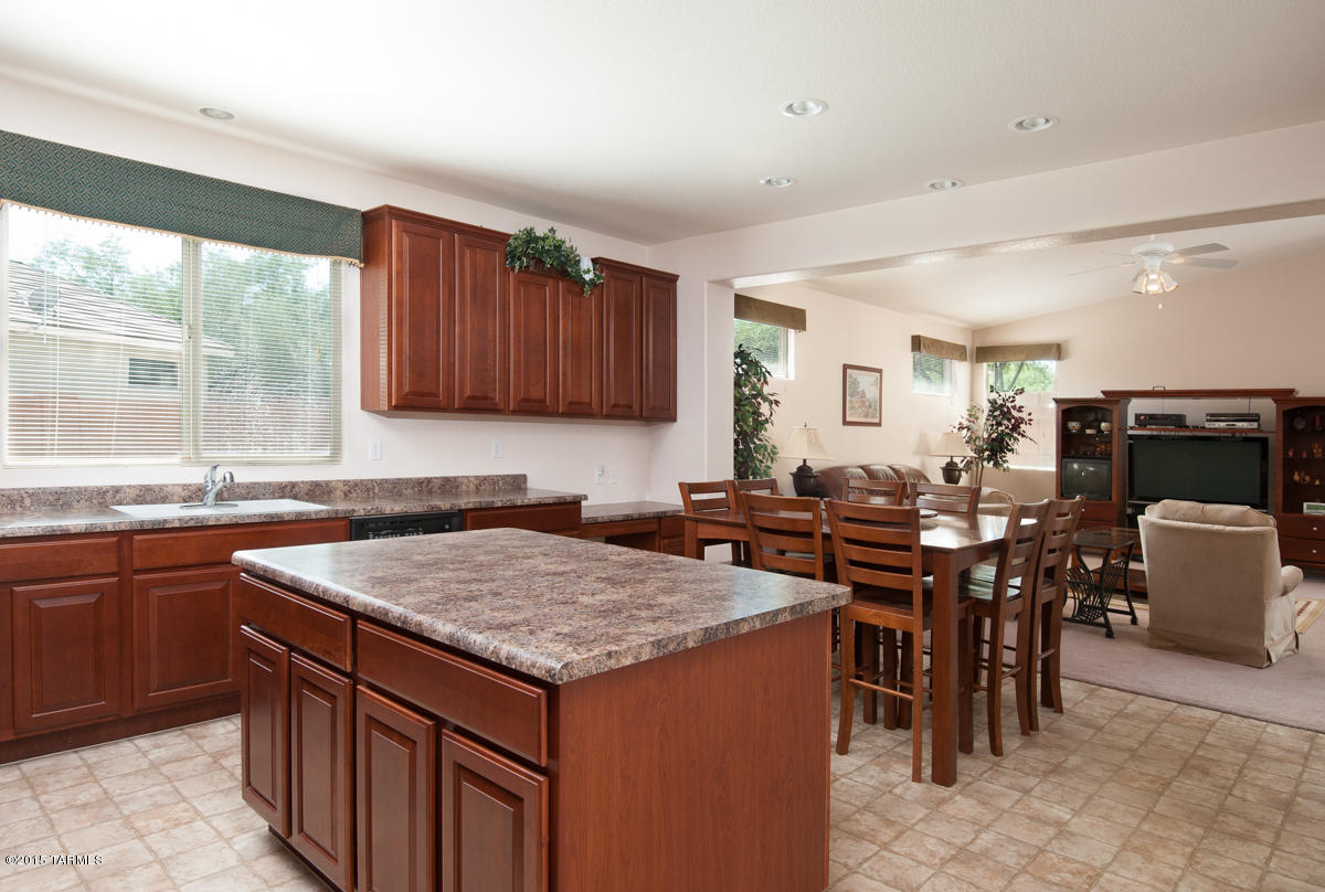 912 W Cork Oak Place