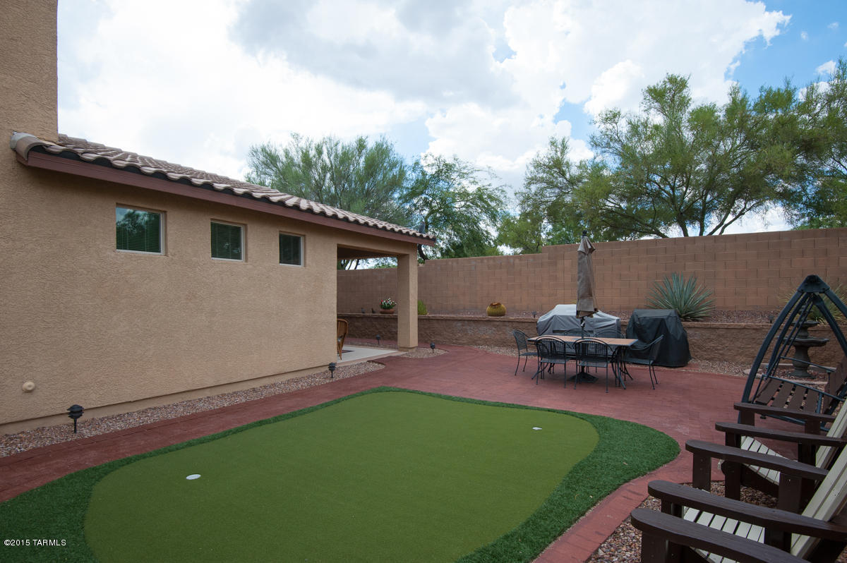 912 W Cork Oak Place