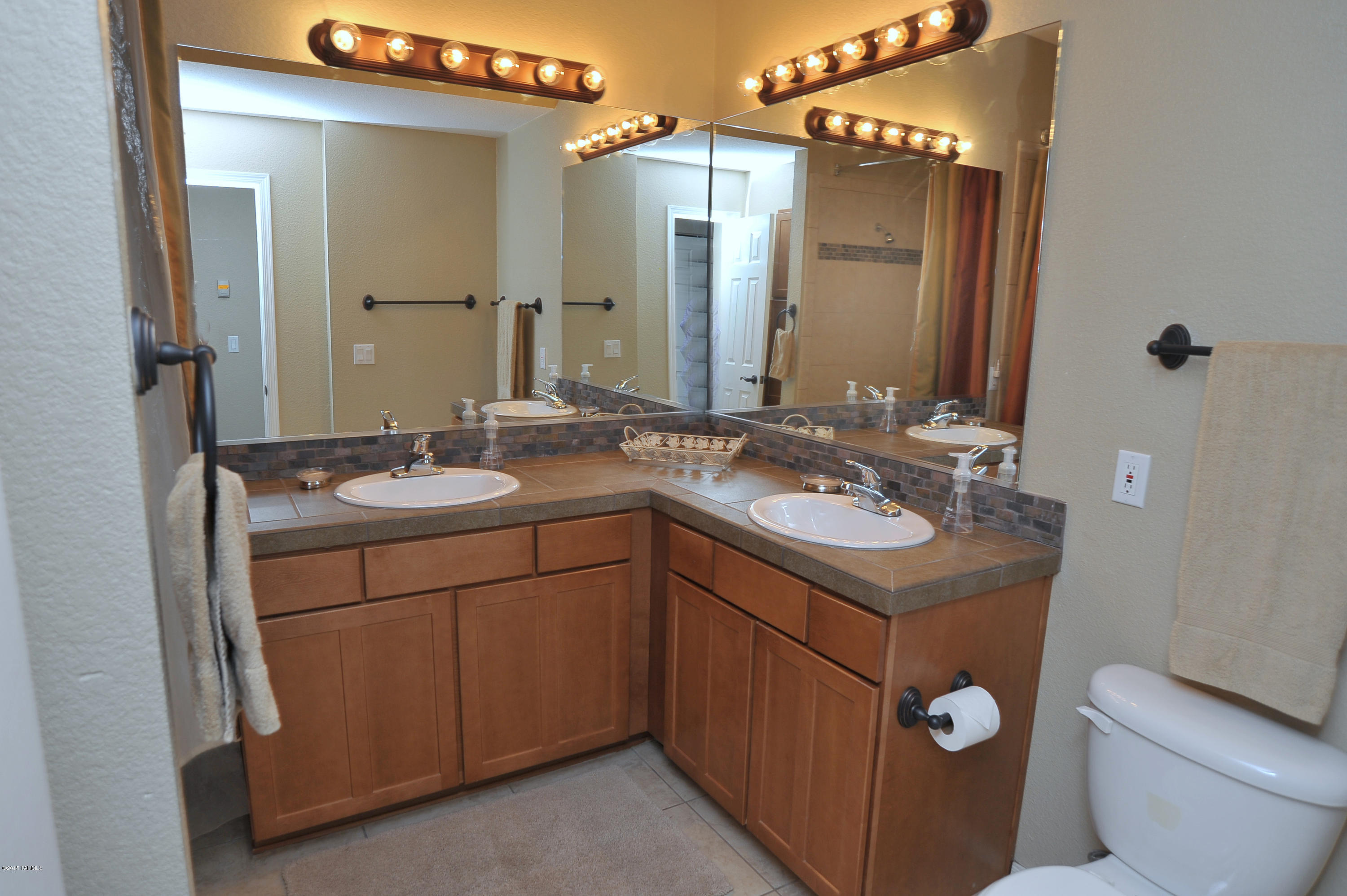 1500 E Pusch Wilderness Drive Unit: 7206