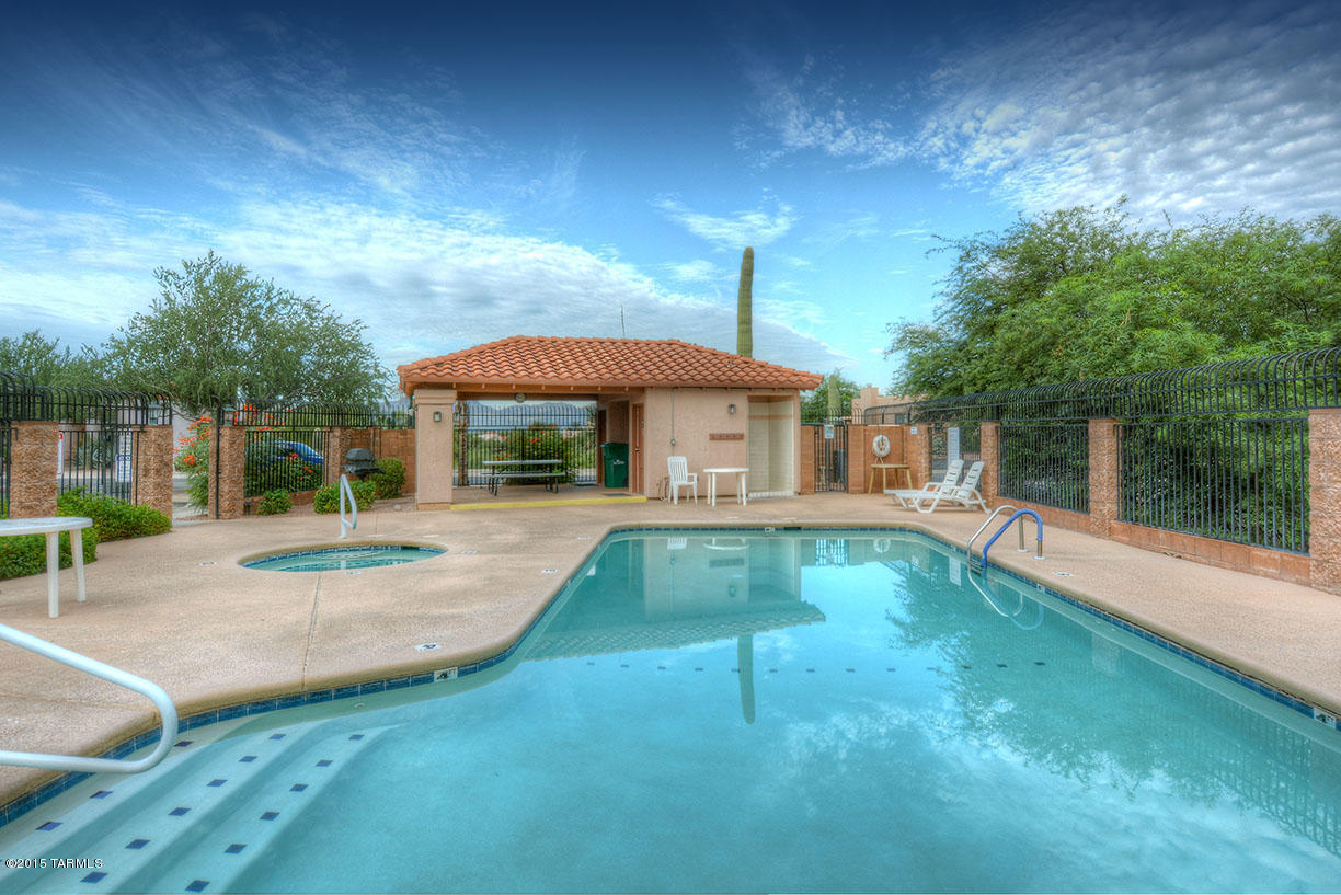 1285 W Paintbrush Place