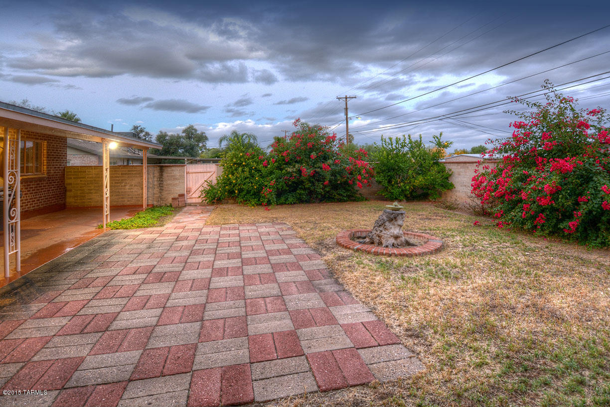 3439 E Hawthorne Street