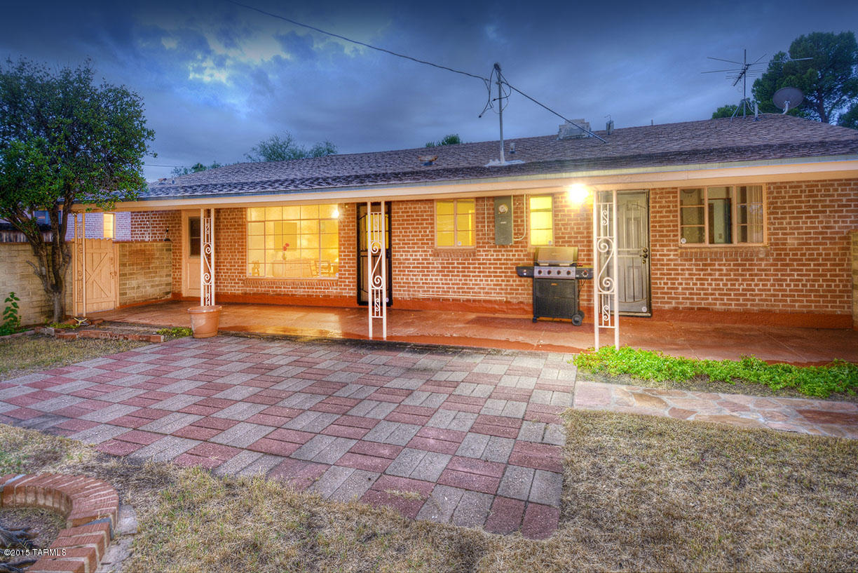 3439 E Hawthorne Street