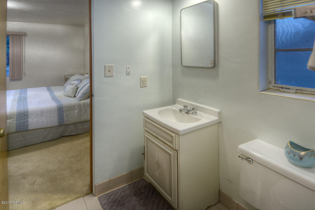 3439 E Hawthorne Street