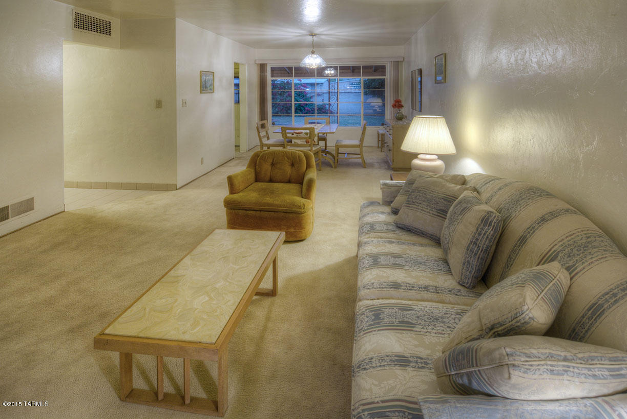 3439 E Hawthorne Street