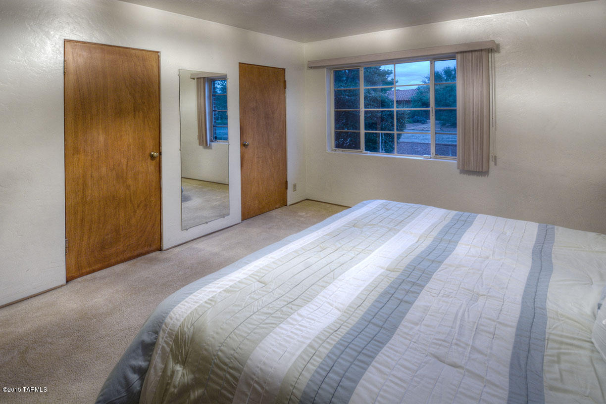 3439 E Hawthorne Street