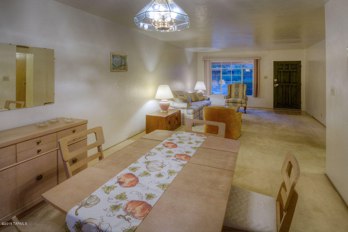 3439 E Hawthorne Street