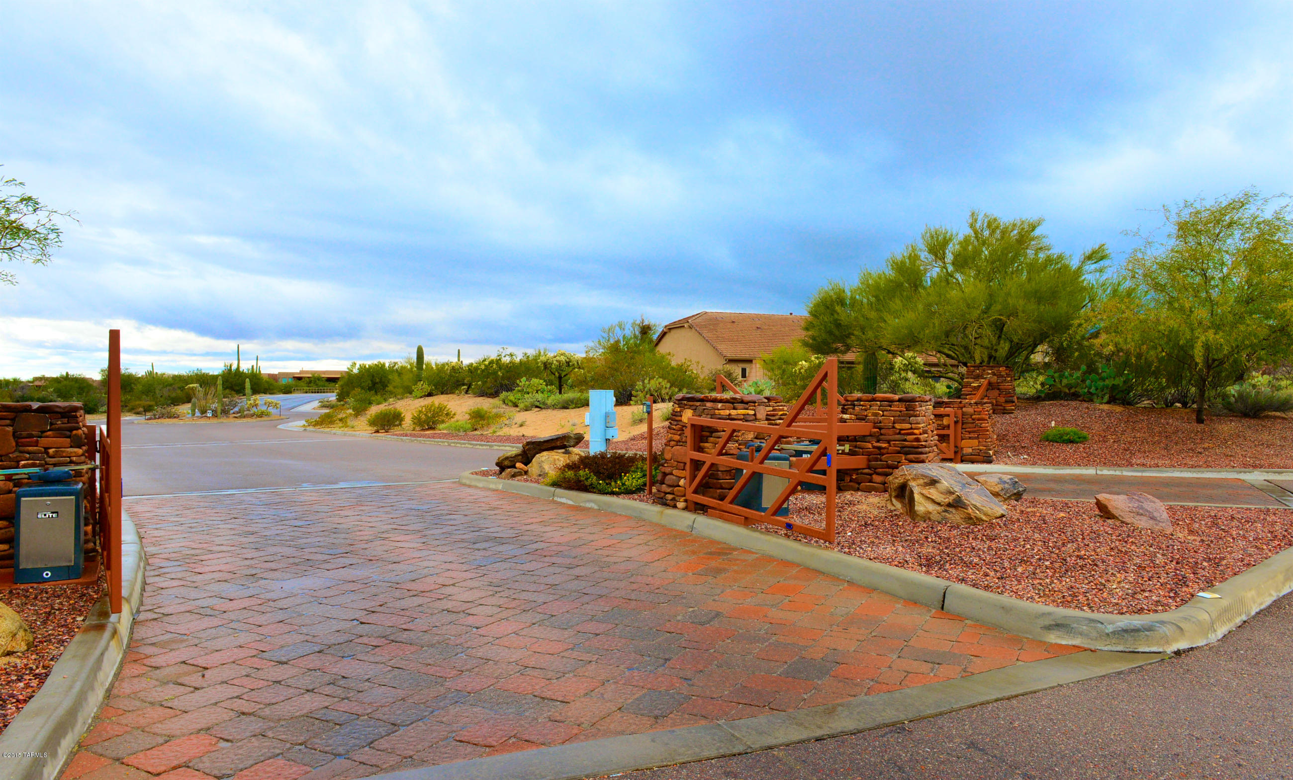 4710 W Sunrise Shadow Court