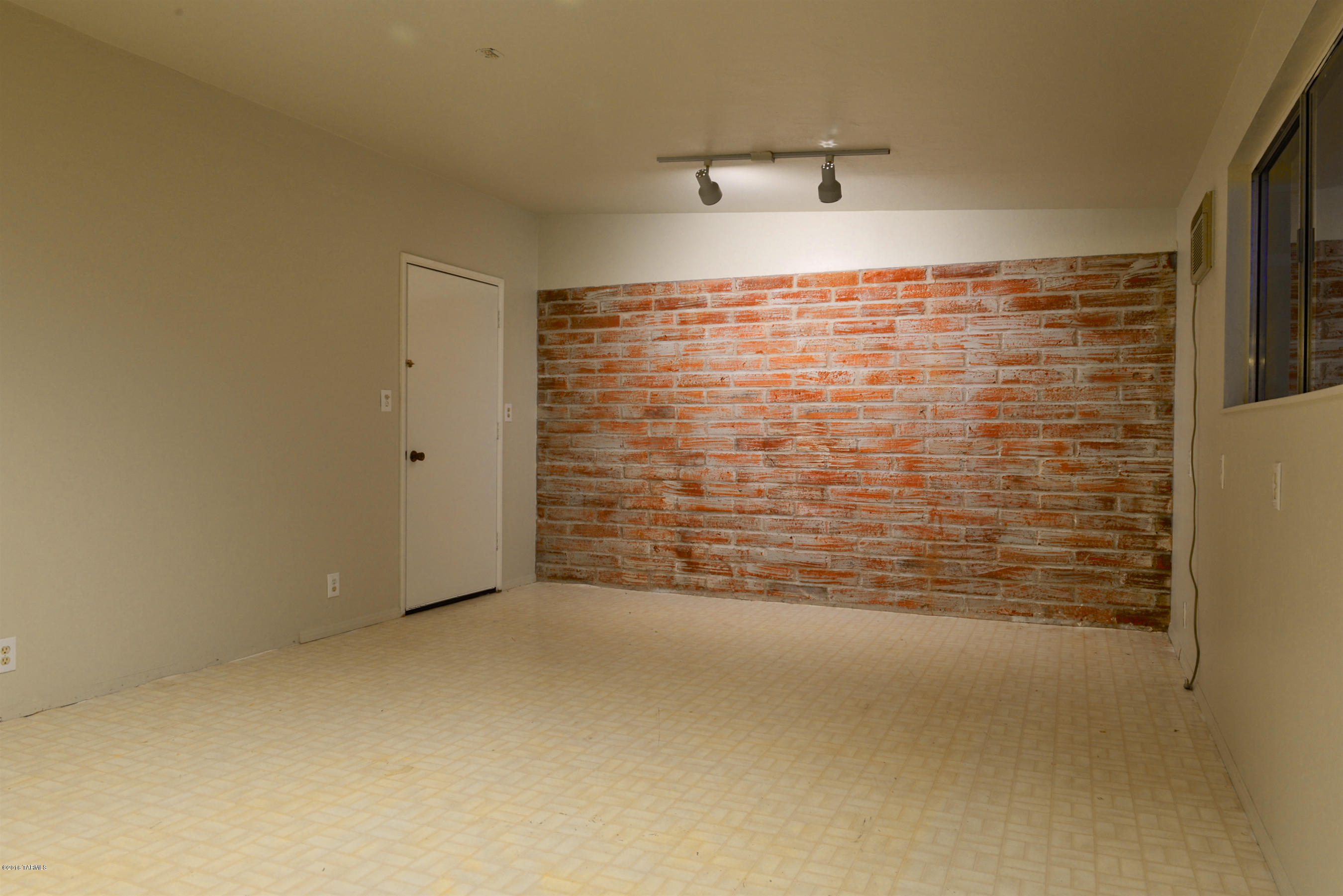 314 E Cambridge Drive