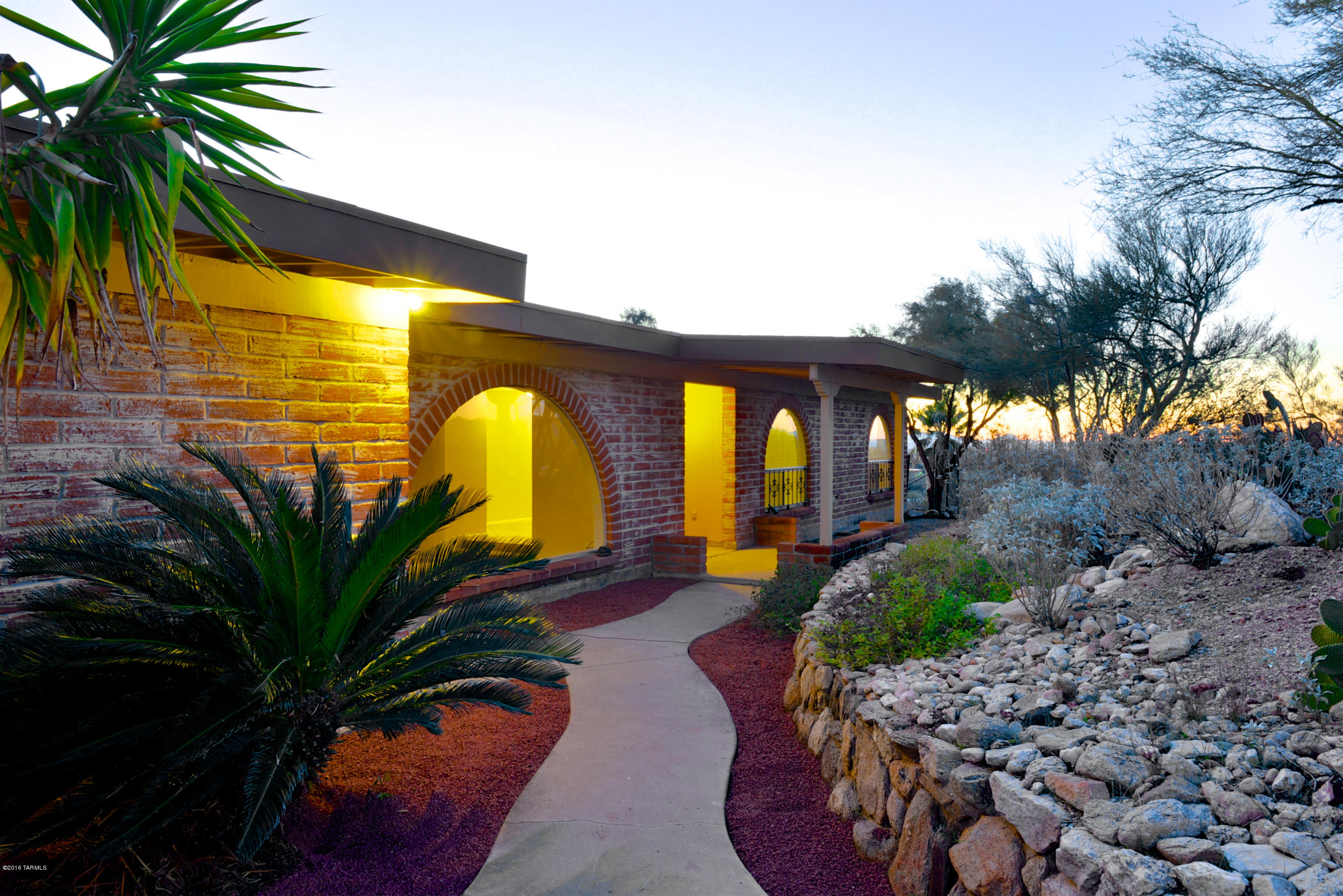 314 E Cambridge Drive