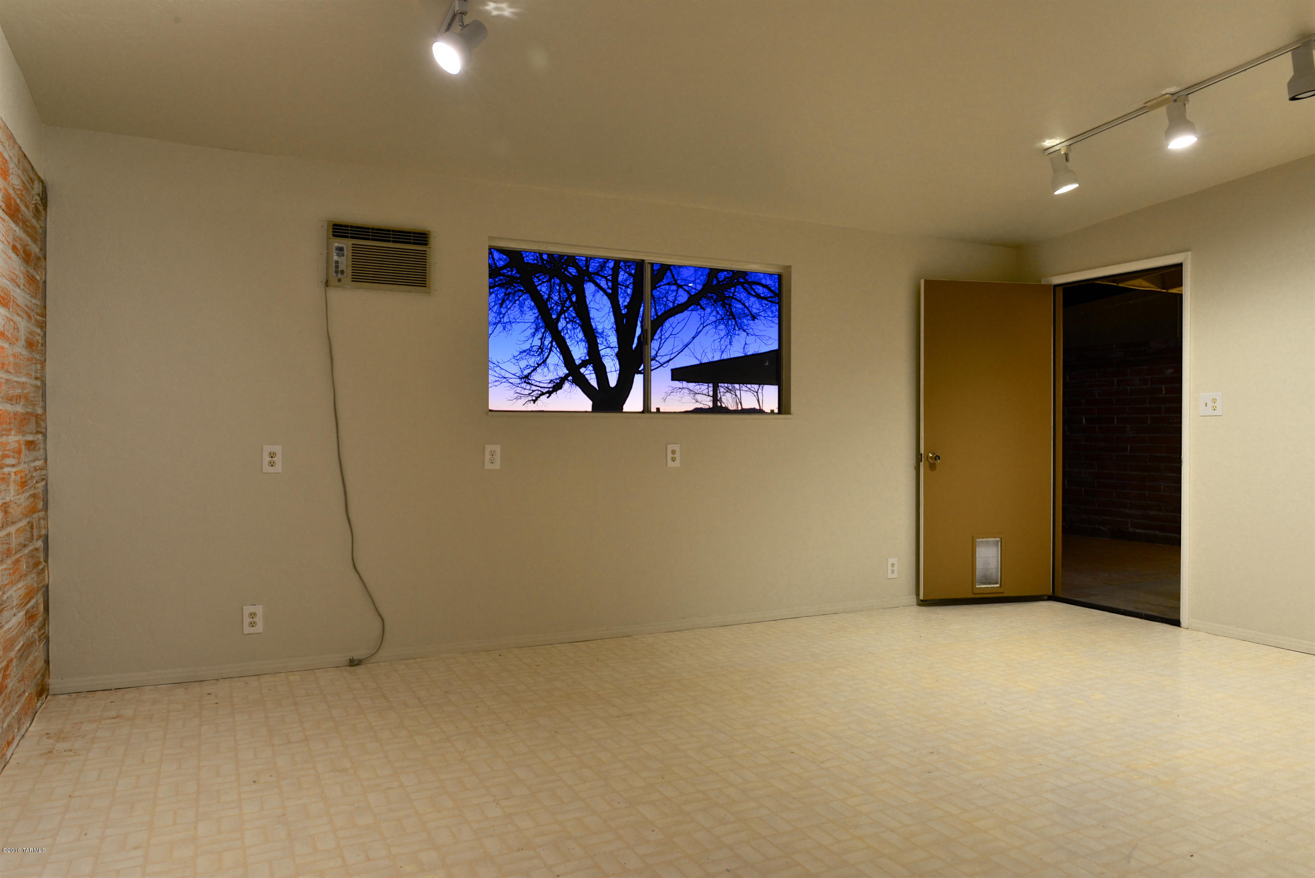 314 E Cambridge Drive