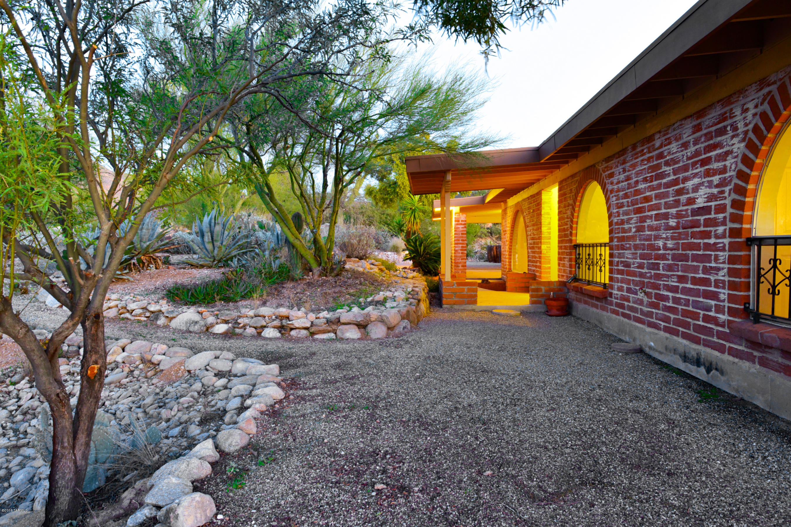 314 E Cambridge Drive