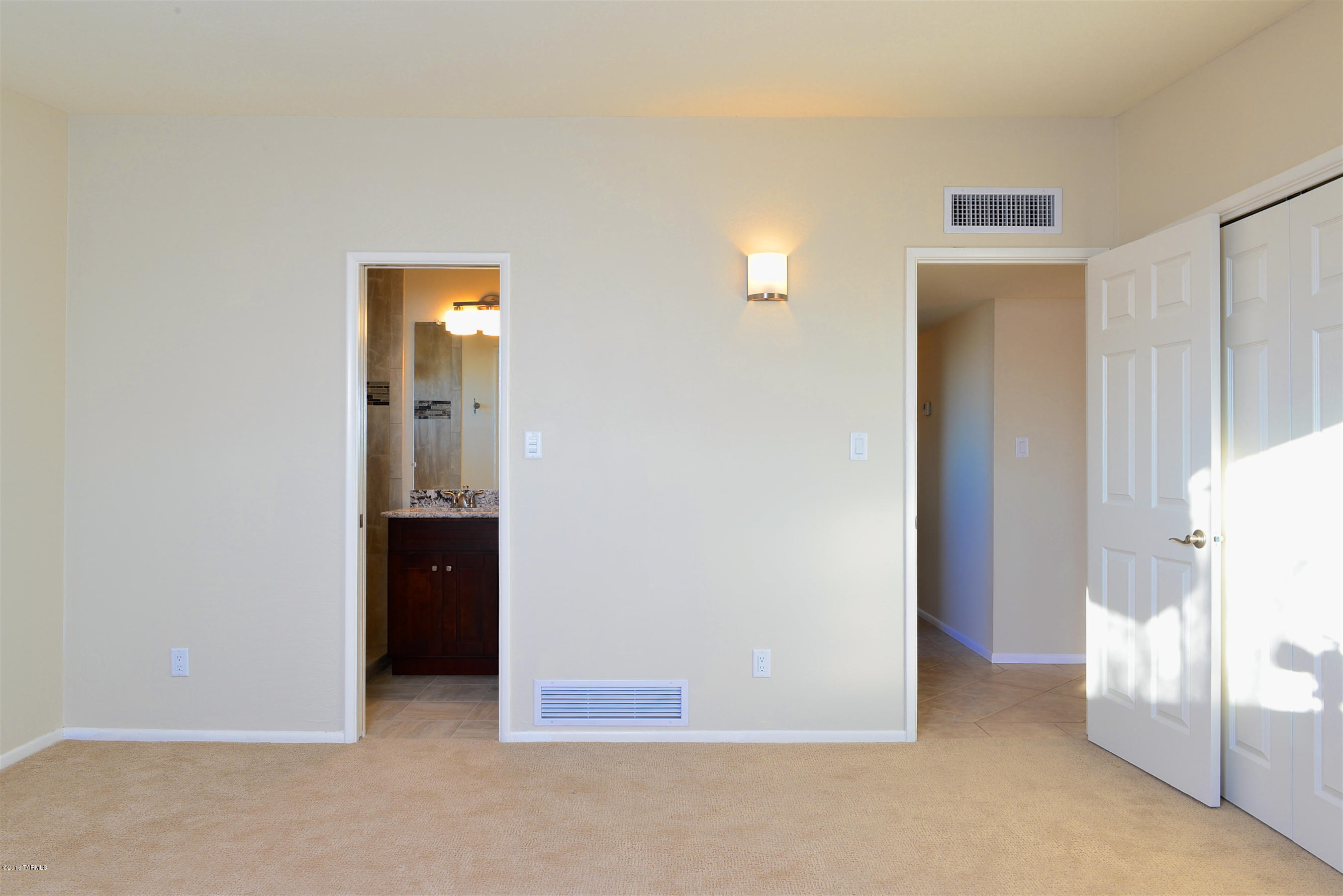 314 E Cambridge Drive