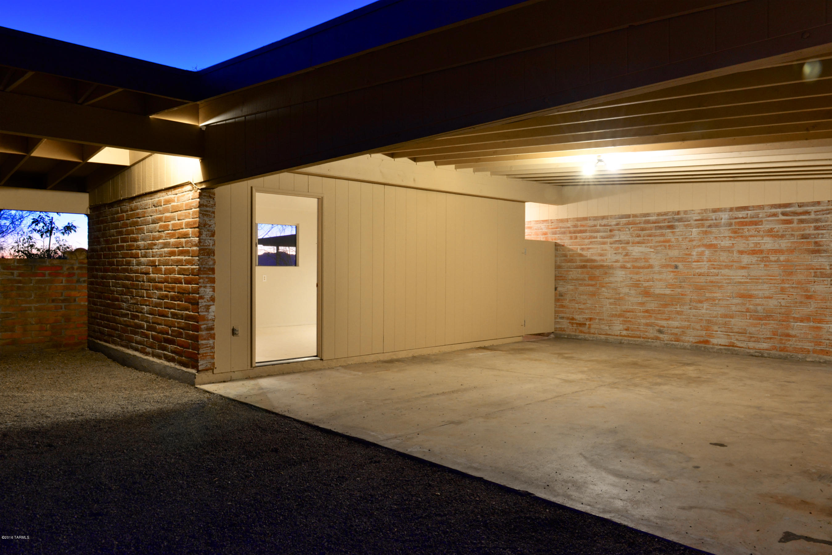 314 E Cambridge Drive