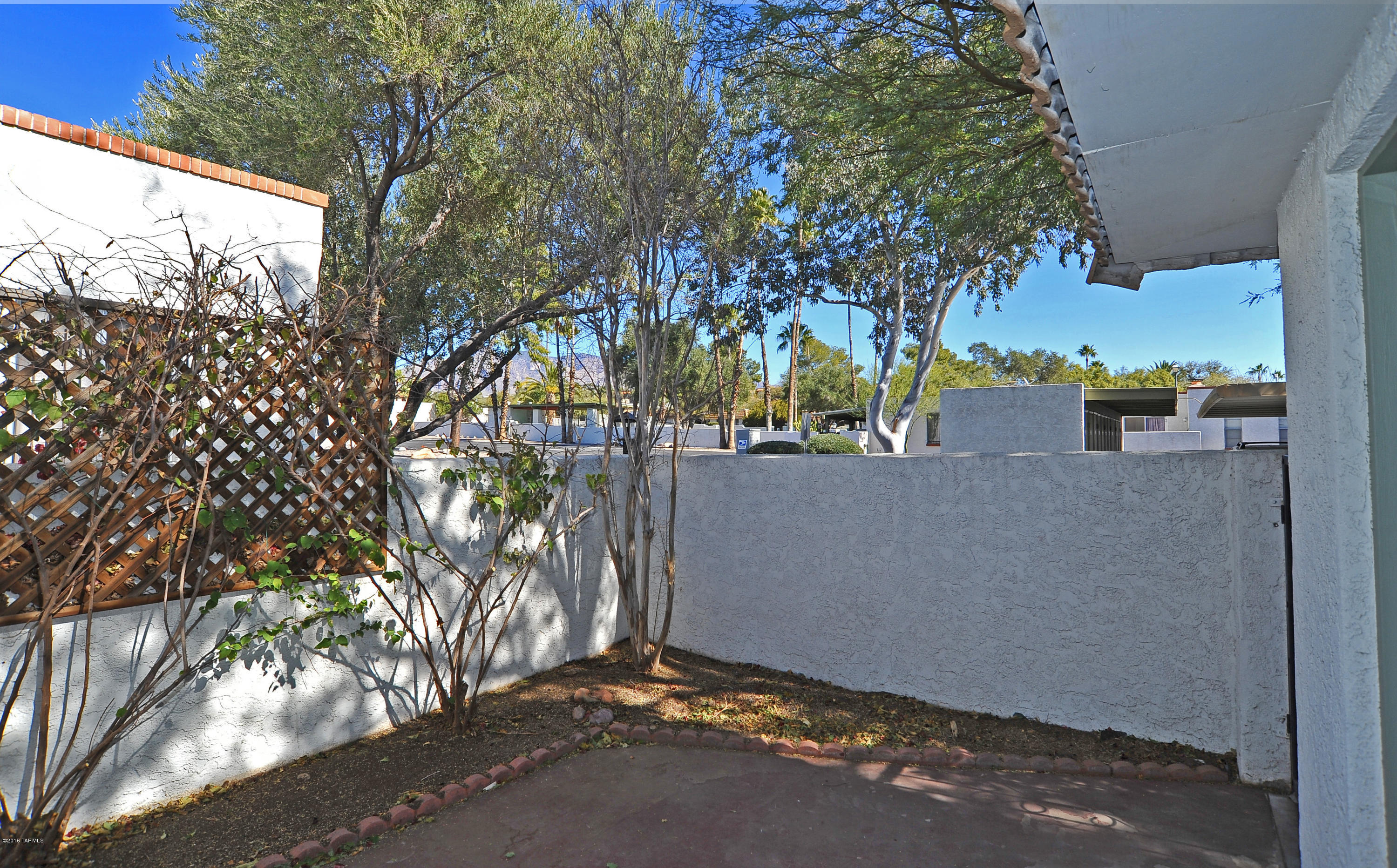 600 E River Road Unit: L