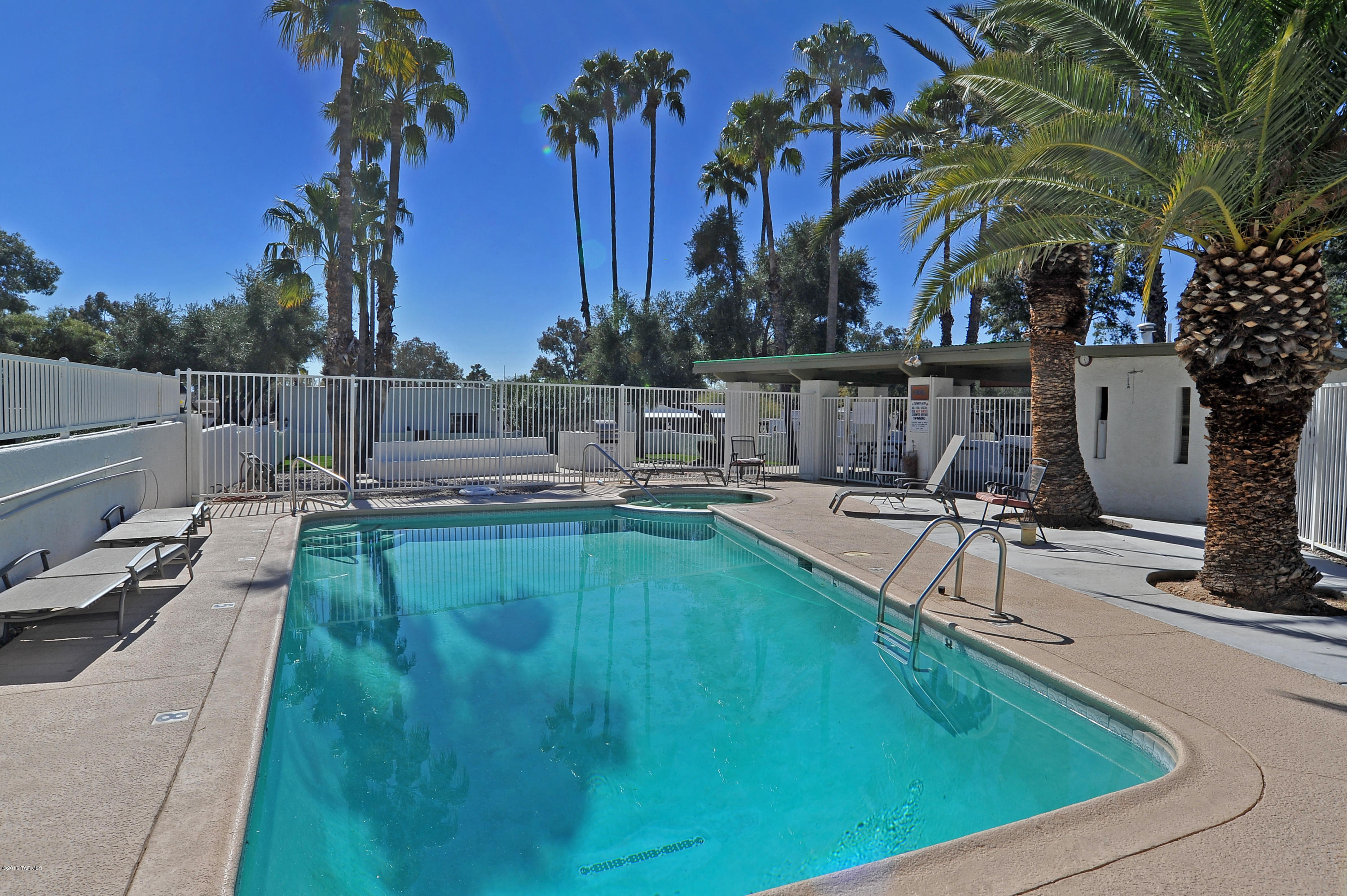 600 E River Road Unit: L