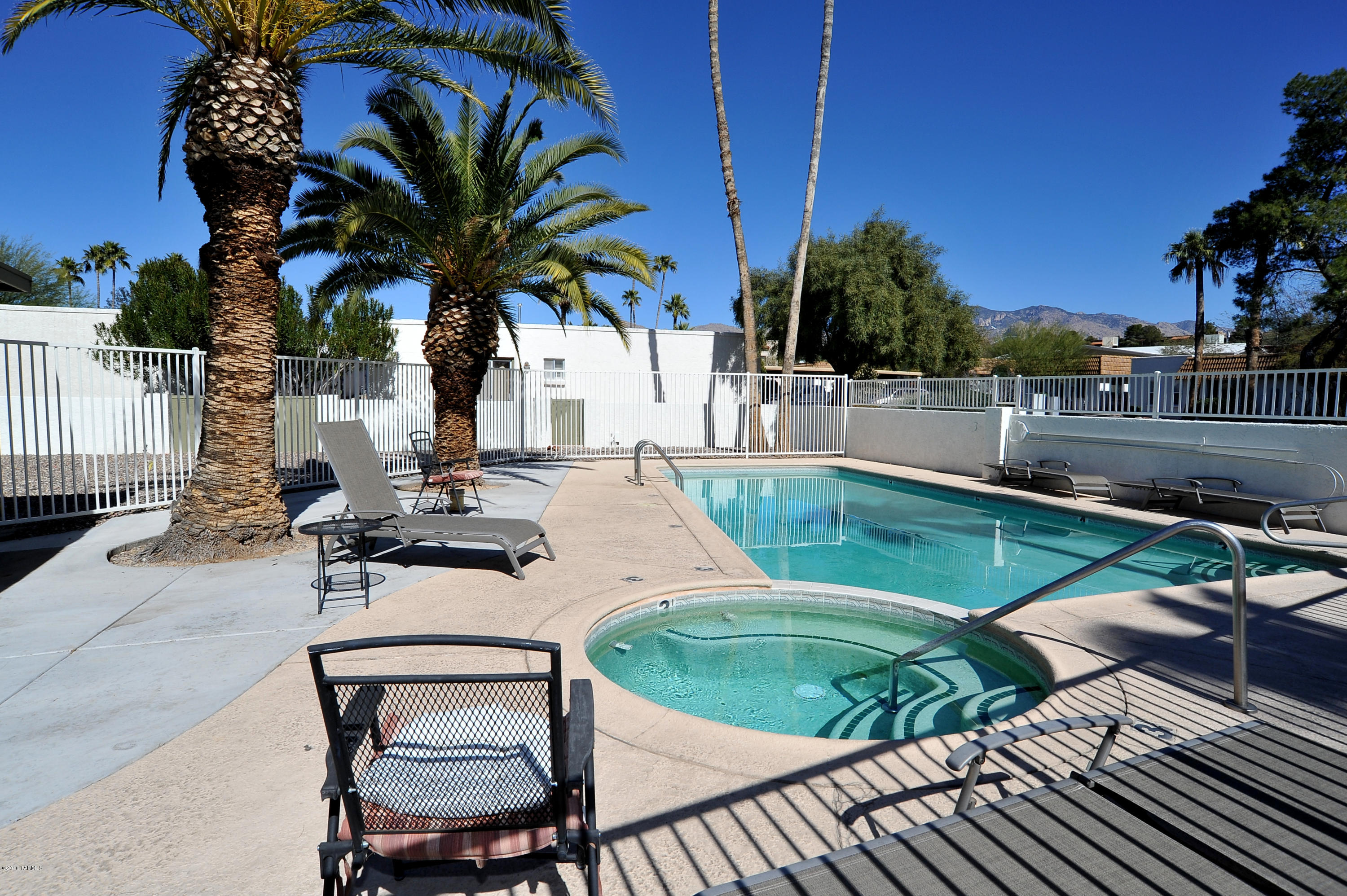 600 E River Road Unit: L