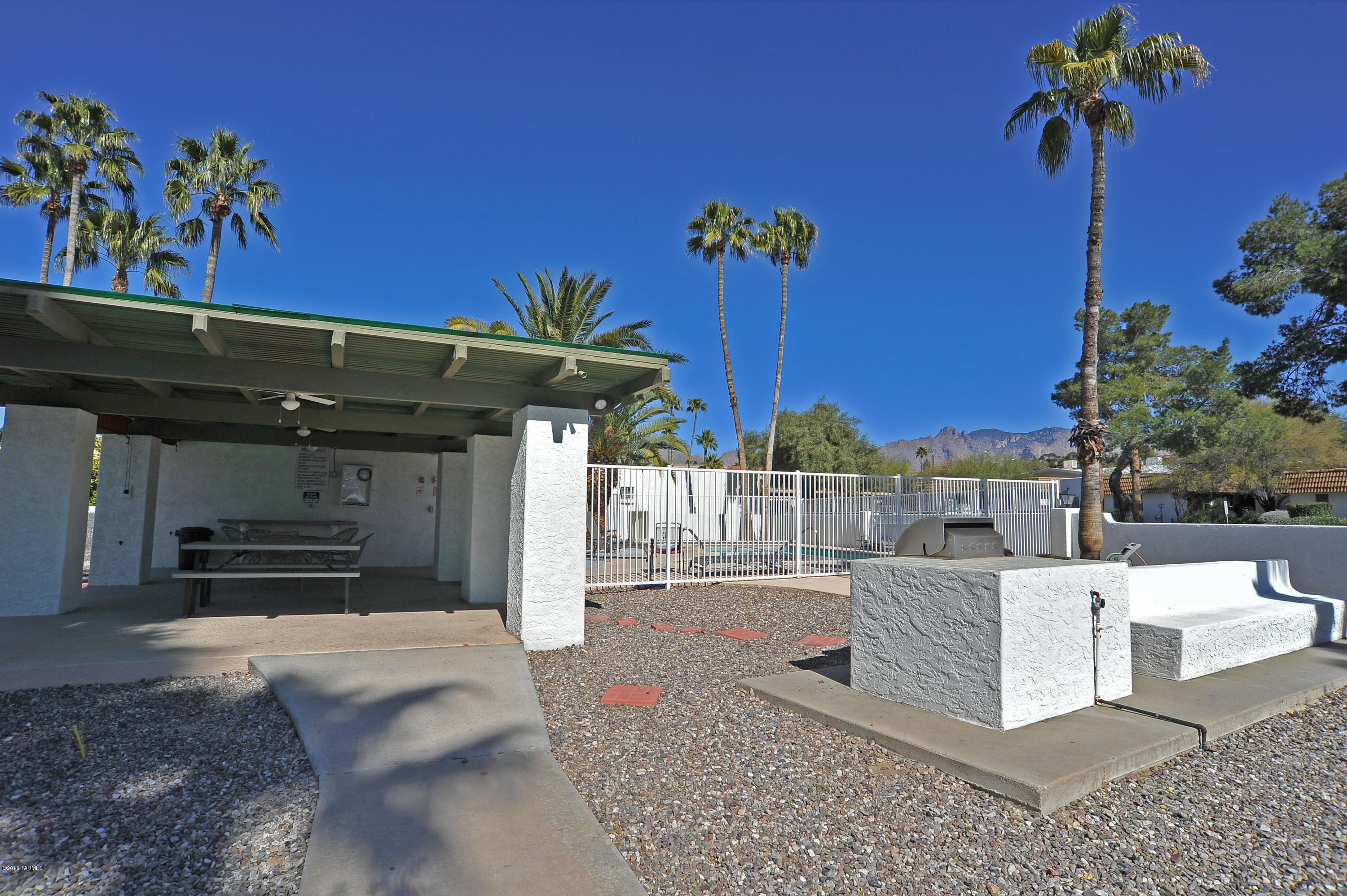 600 E River Road Unit: L