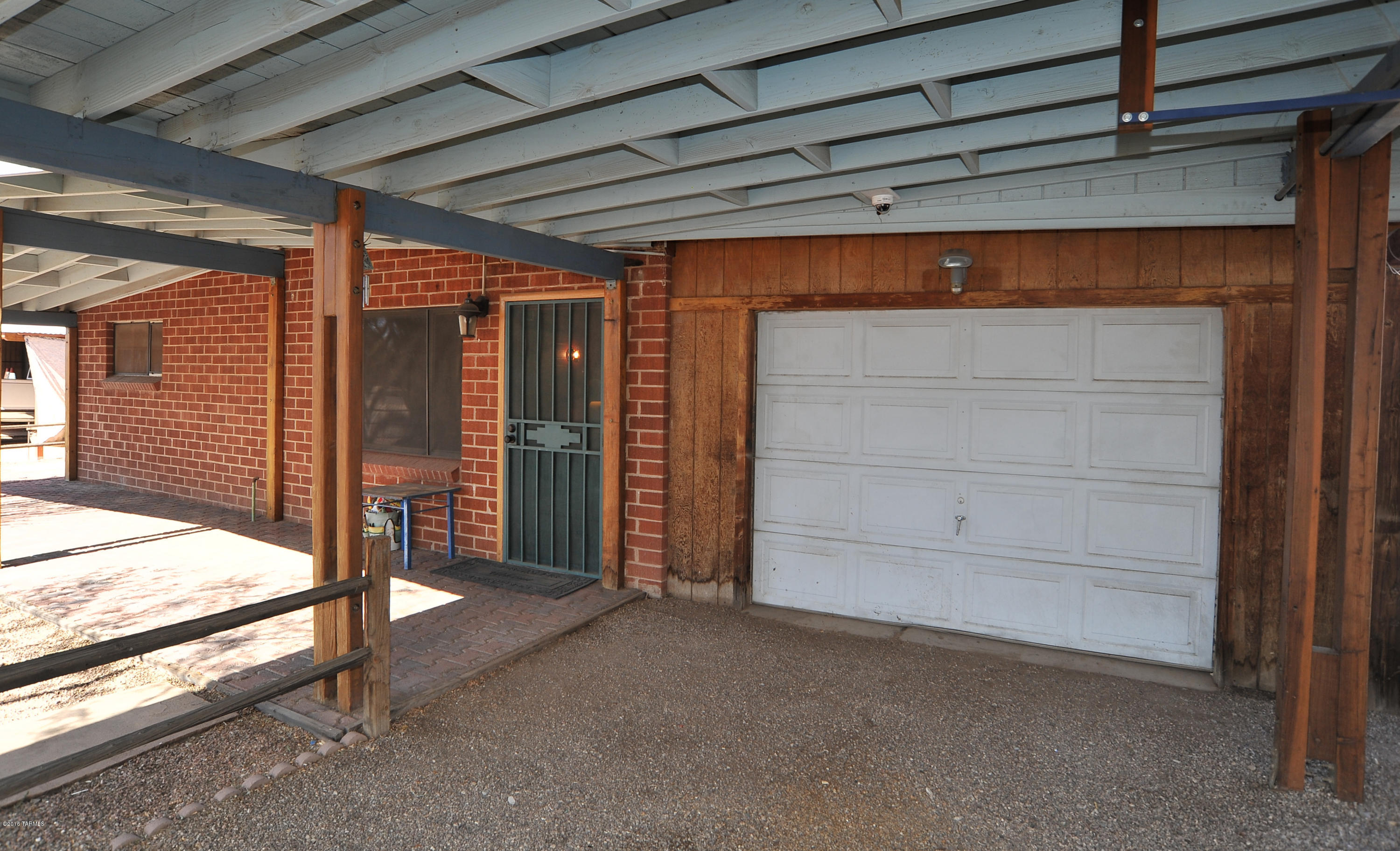 4147 E Los Robles Street