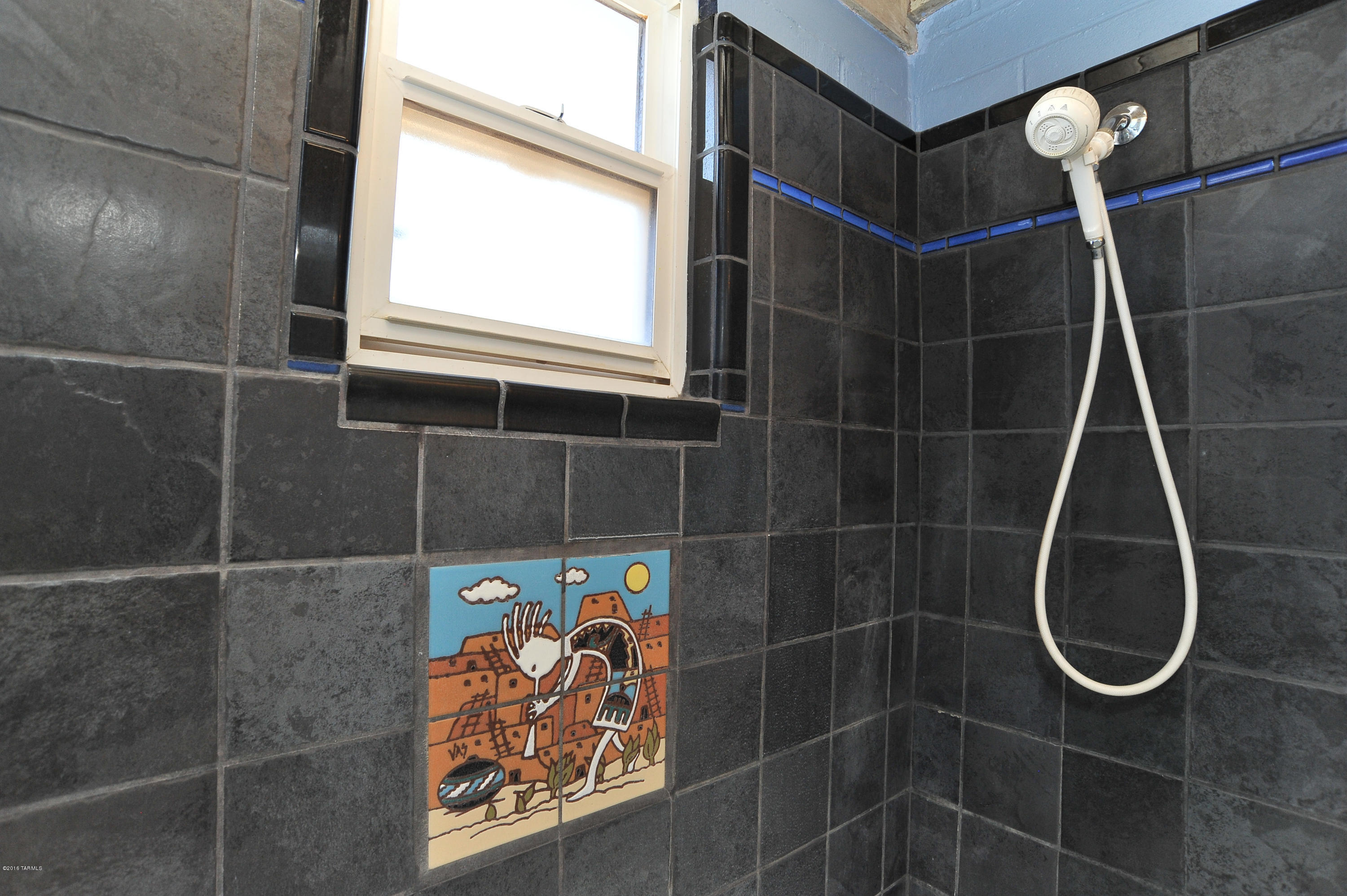 4147 E Los Robles Street