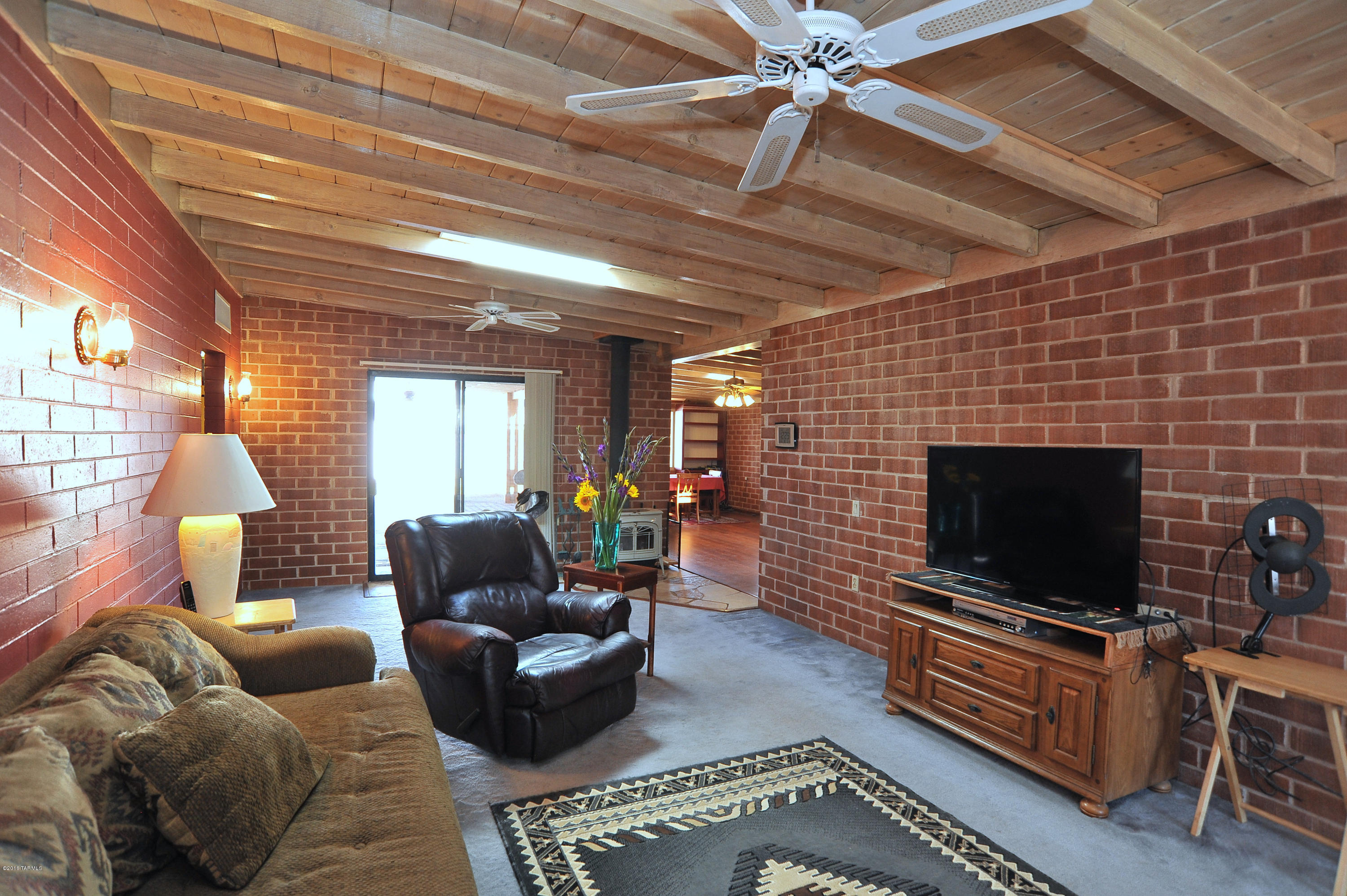 4147 E Los Robles Street