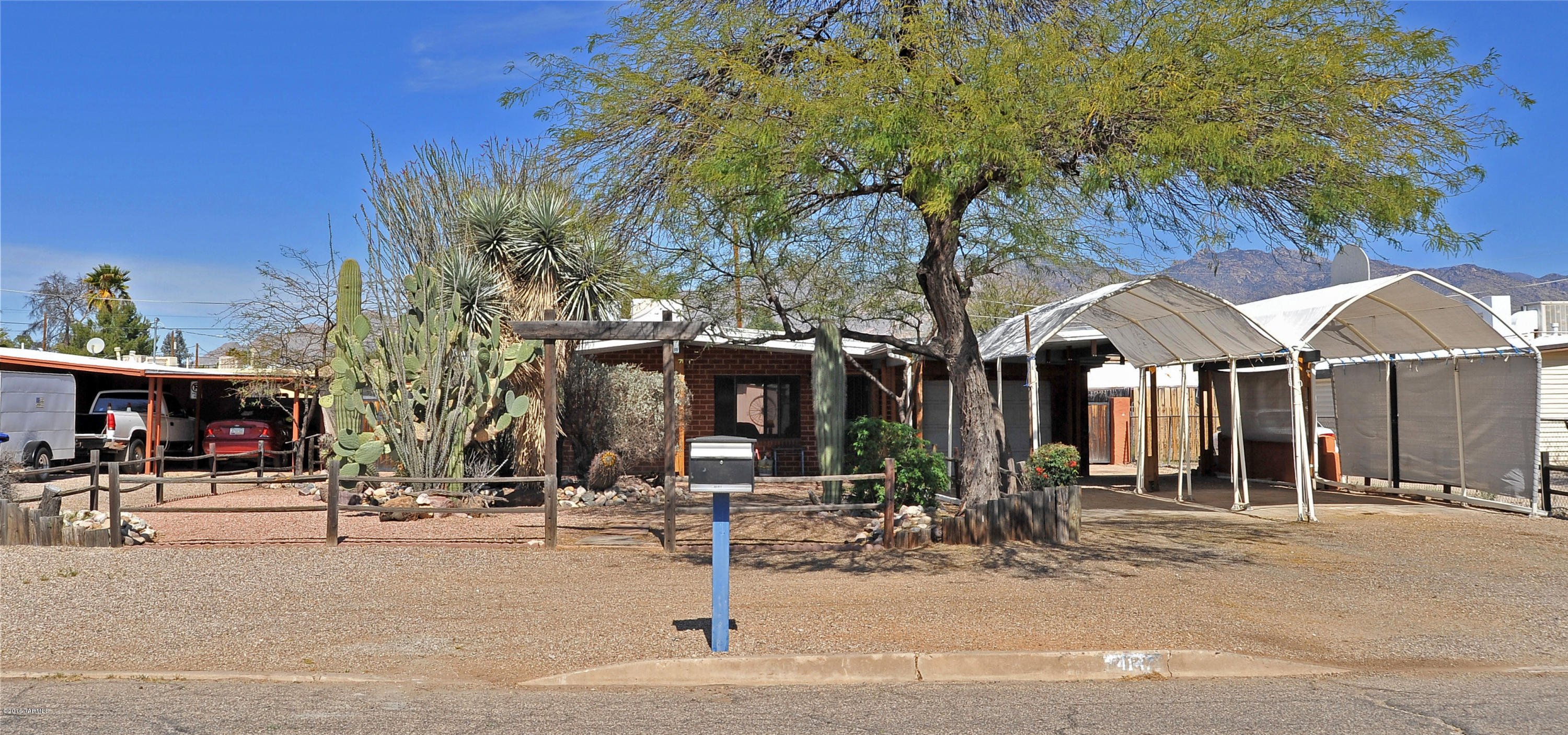 4147 E Los Robles Street